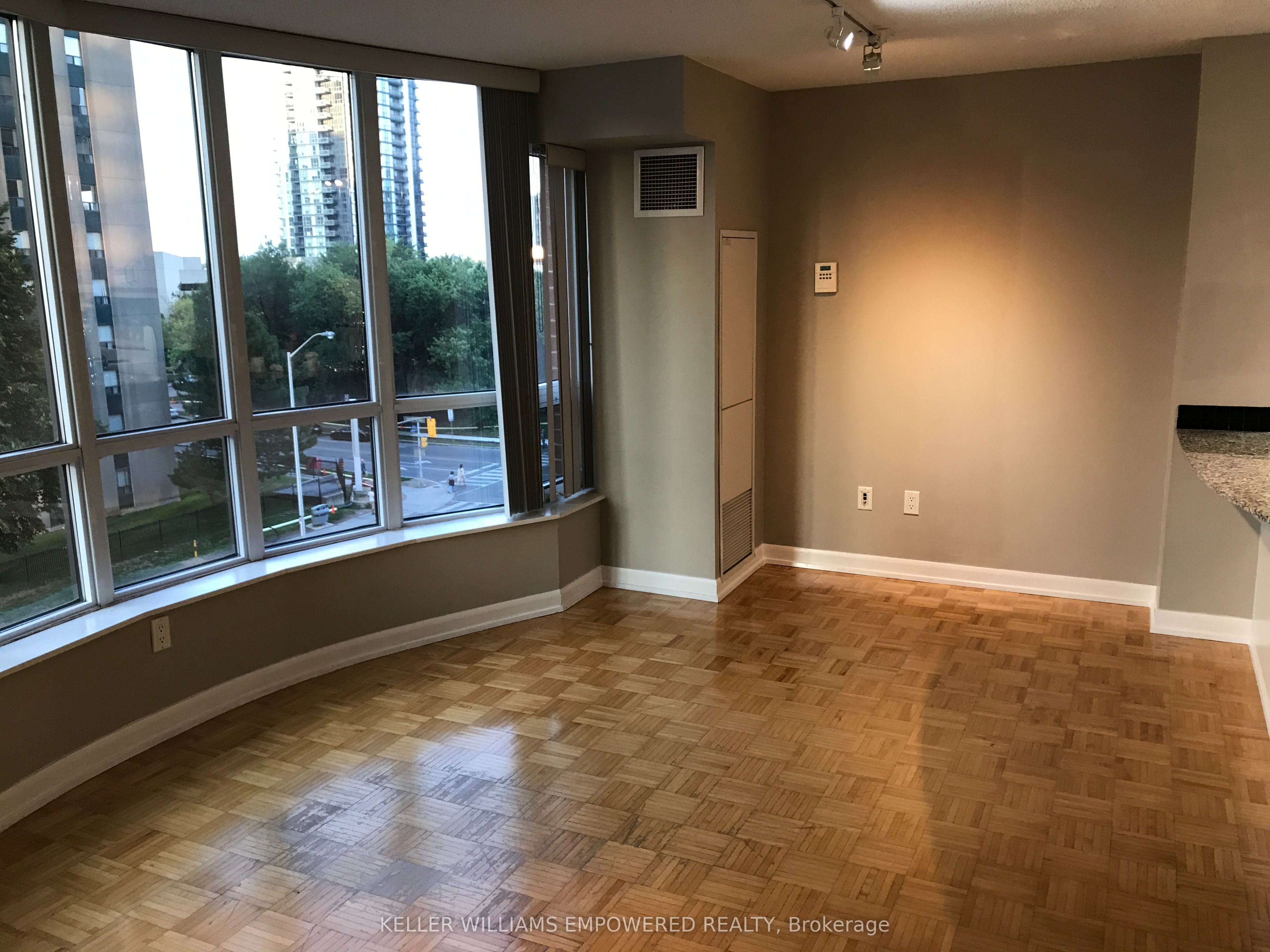33 Sheppard Avenue E 509 Property Photo 9