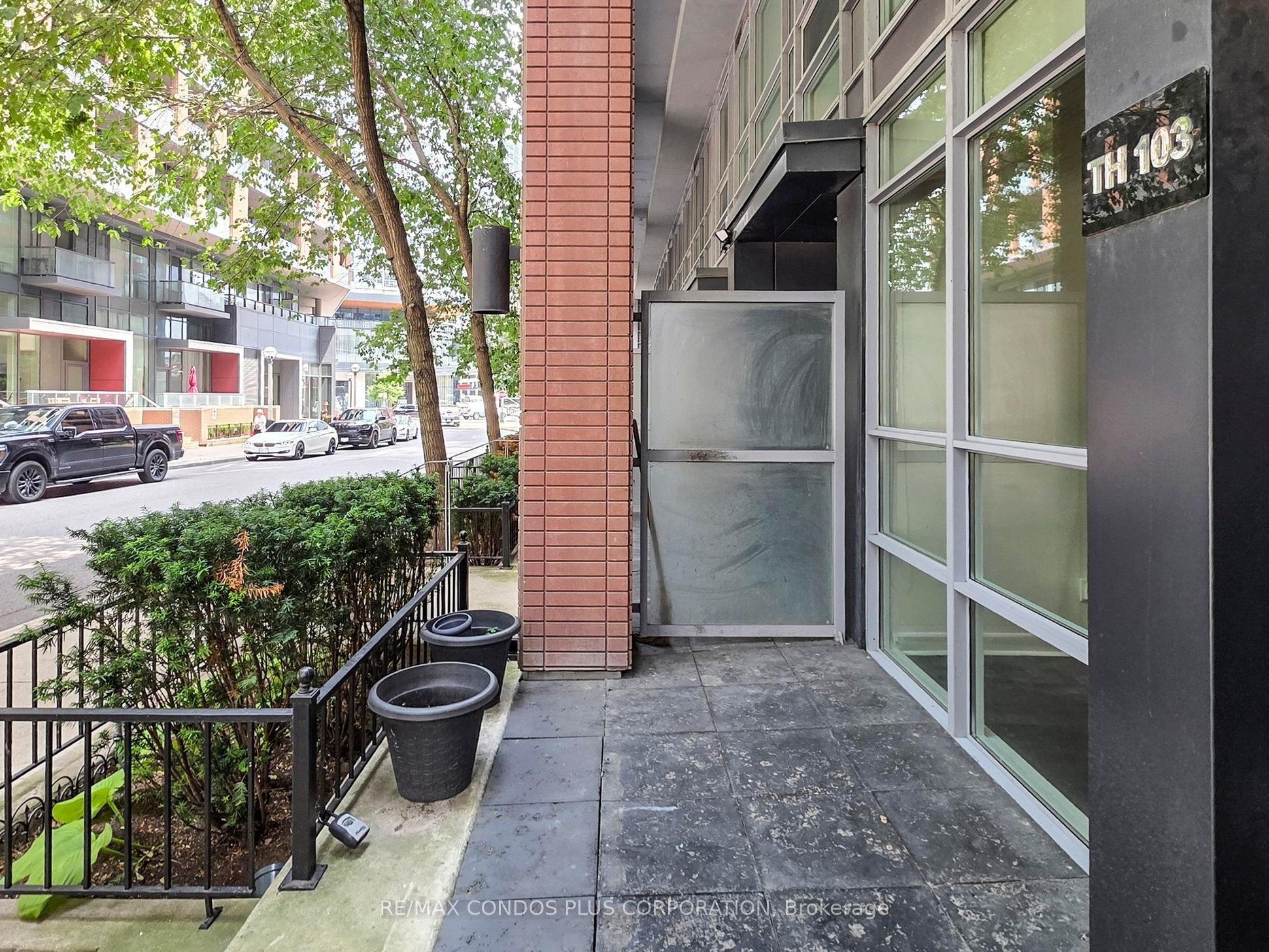 15 Bruyeres Mews 103 Property Photo 6