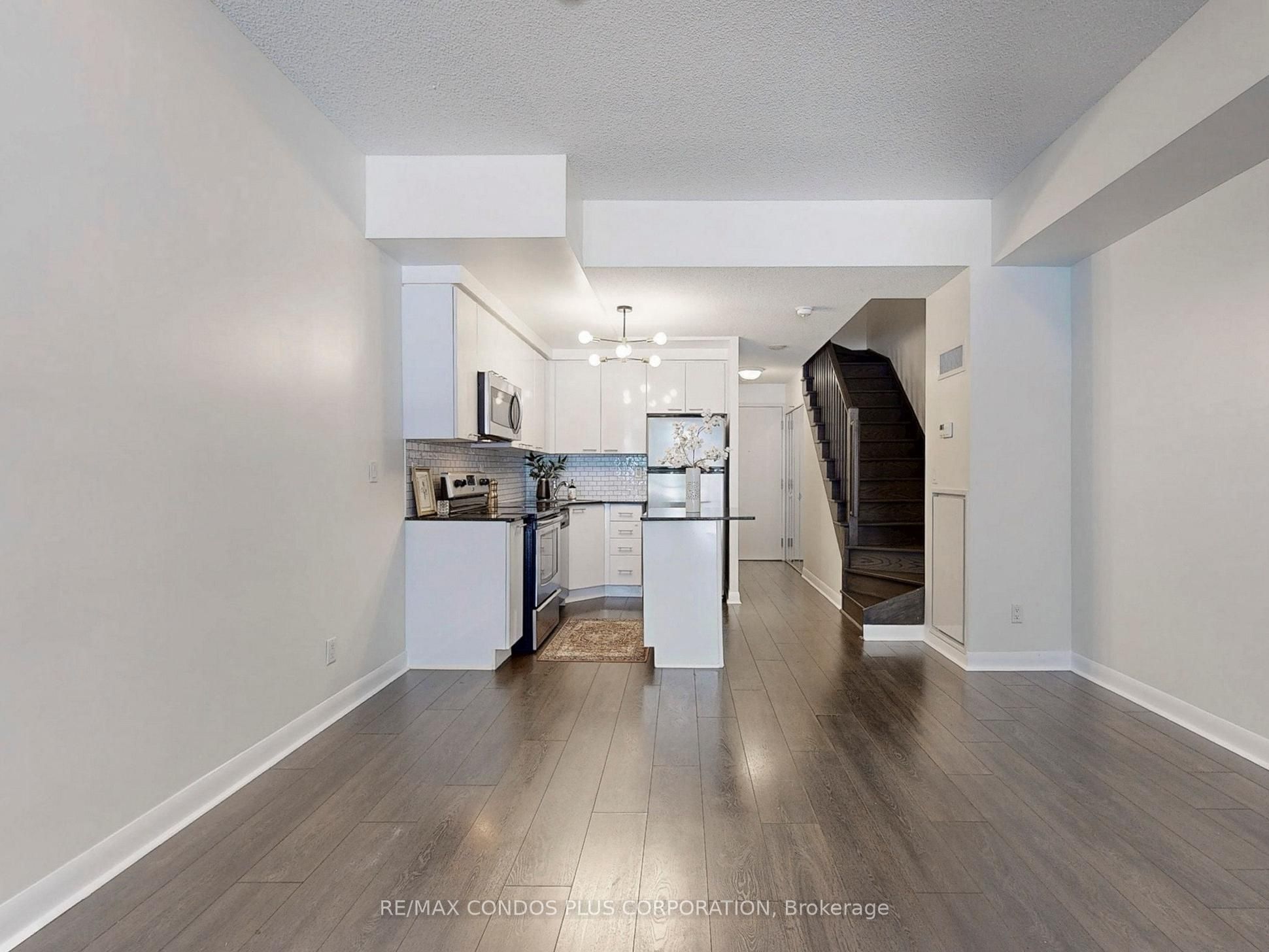 15 Bruyeres Mews 103 Property Photo 11