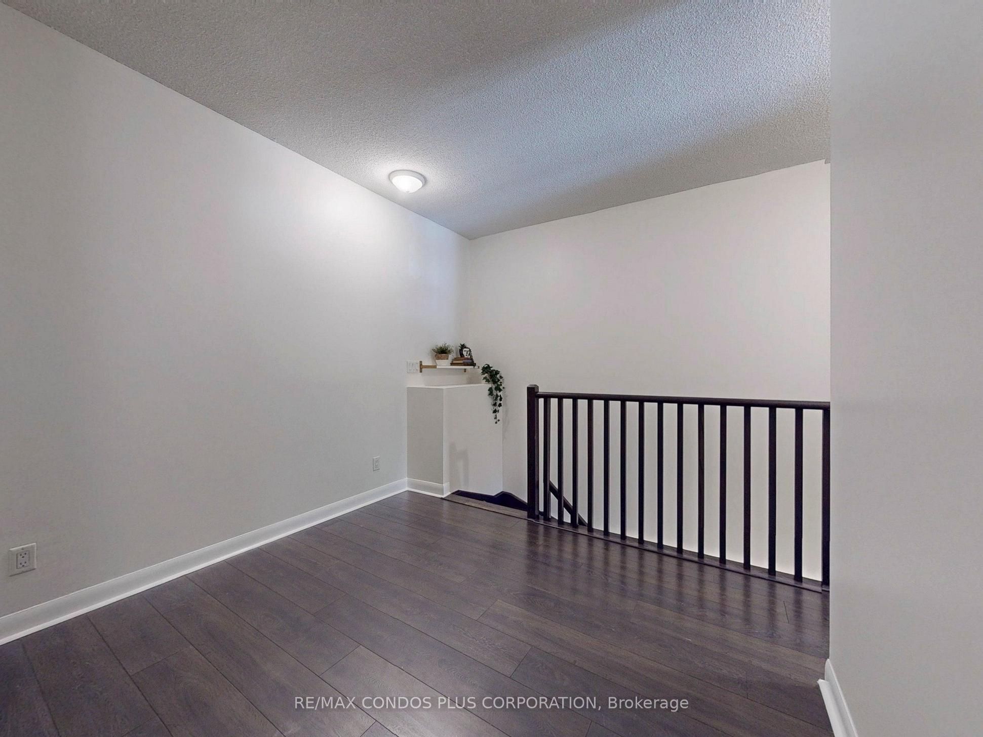15 Bruyeres Mews 103 Property Photo 24
