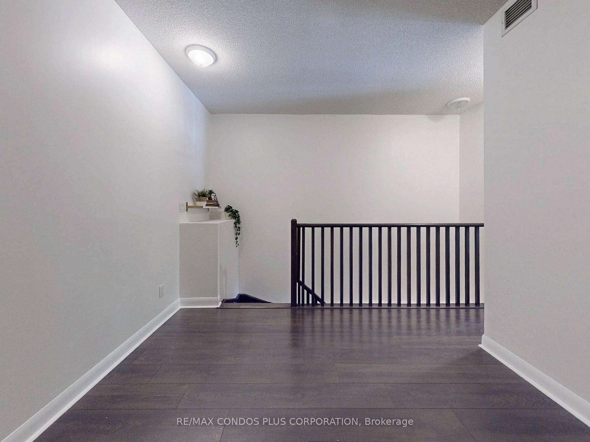 15 Bruyeres Mews 103 Property Photo 25