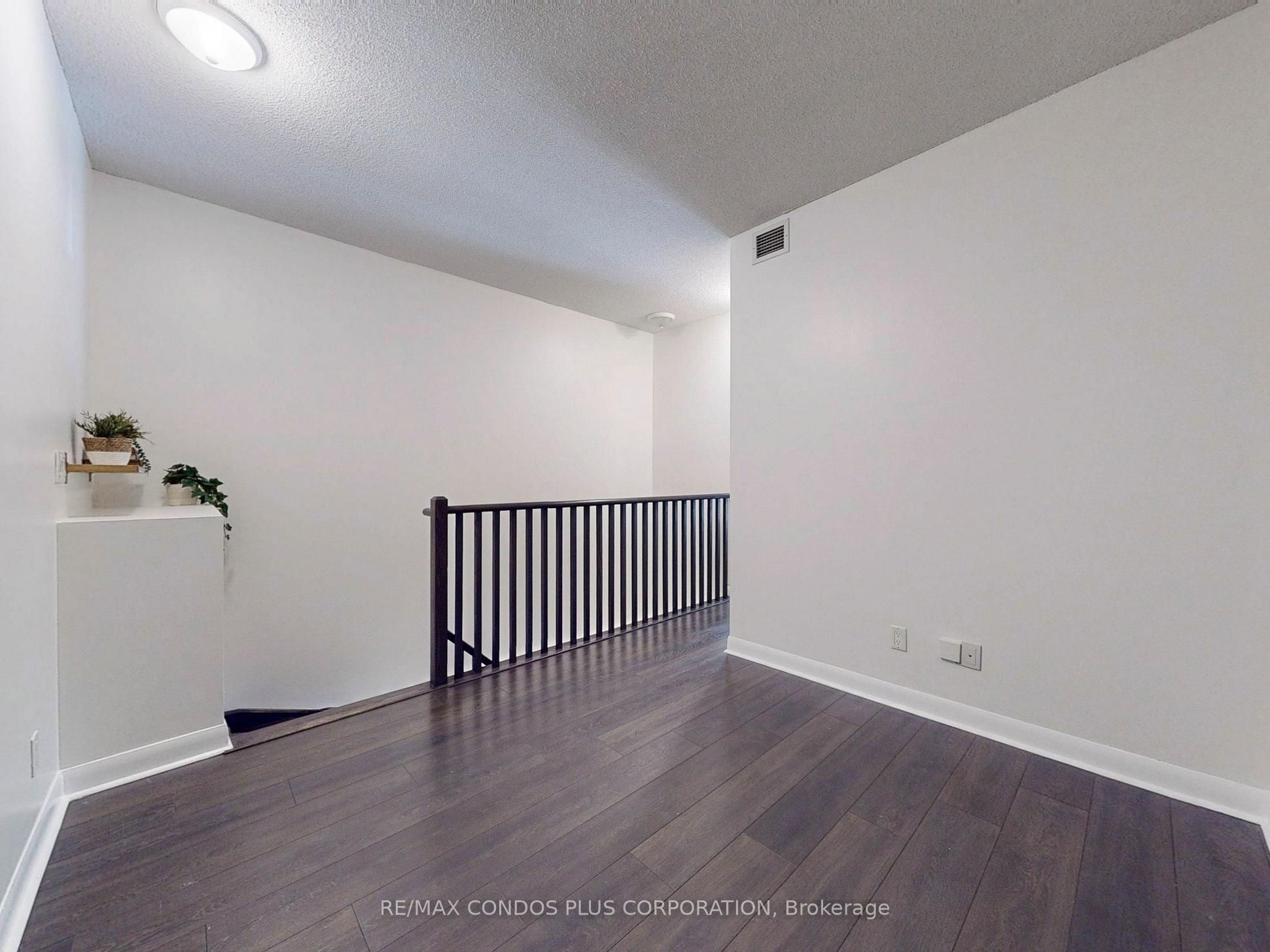 15 Bruyeres Mews 103 Property Photo 26