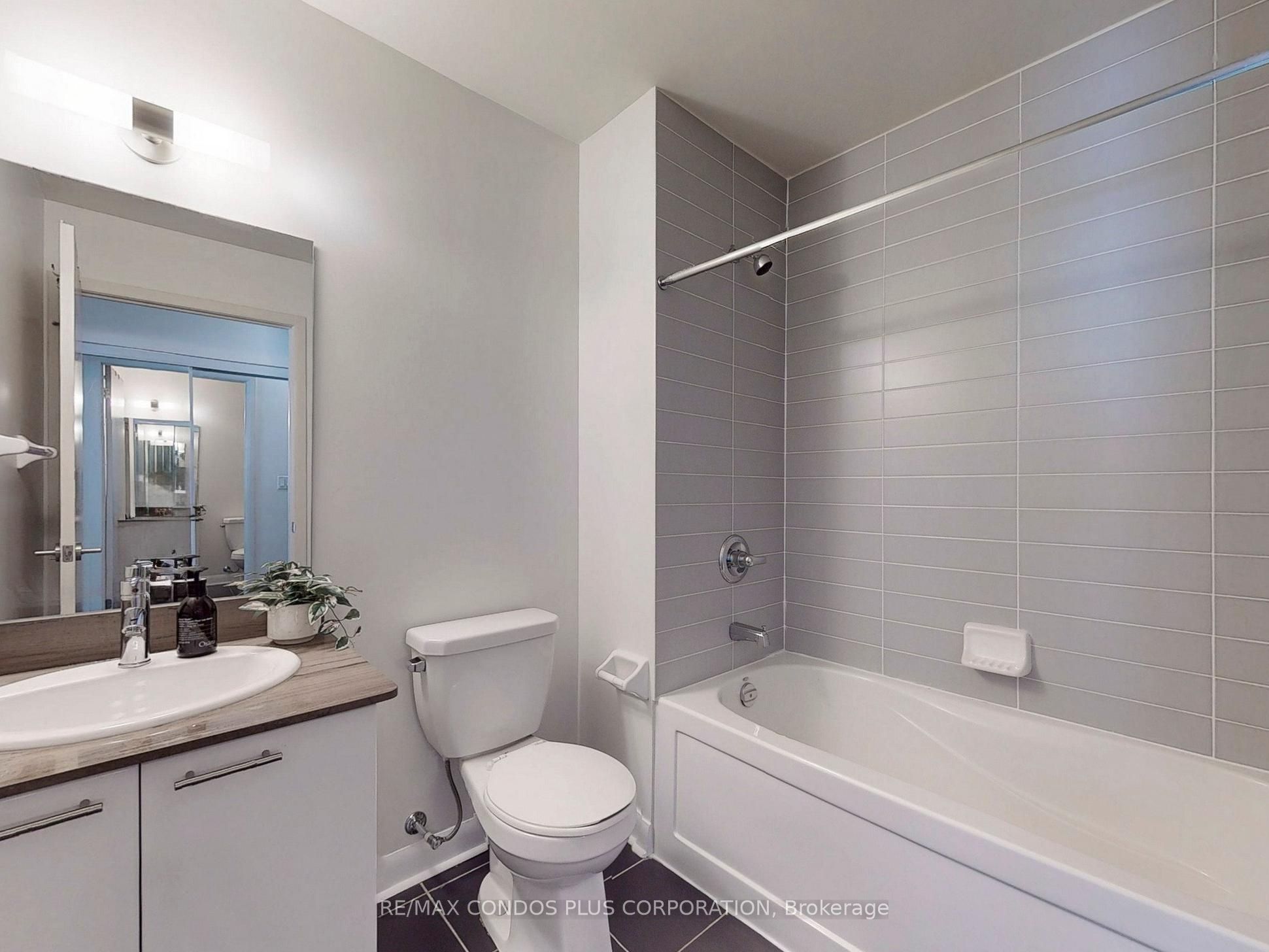 15 Bruyeres Mews 103 Property Photo 32