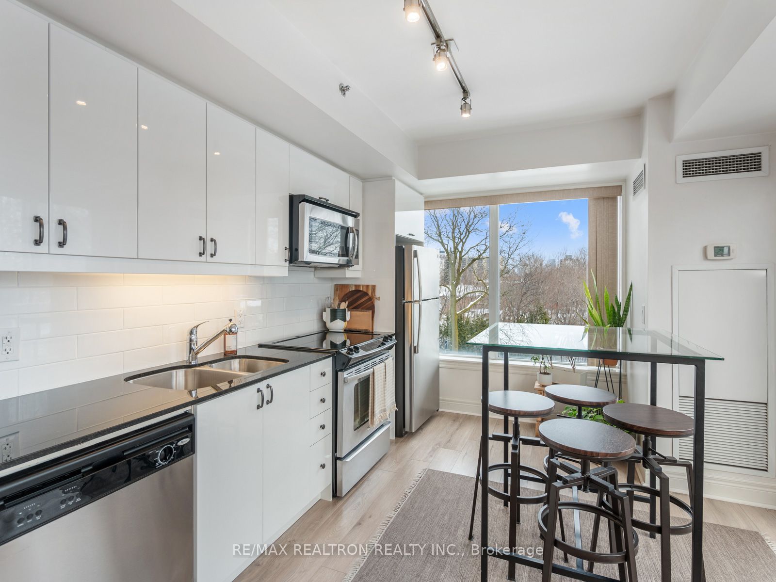 701 Sheppard Avenue W 238 Property Photo 22