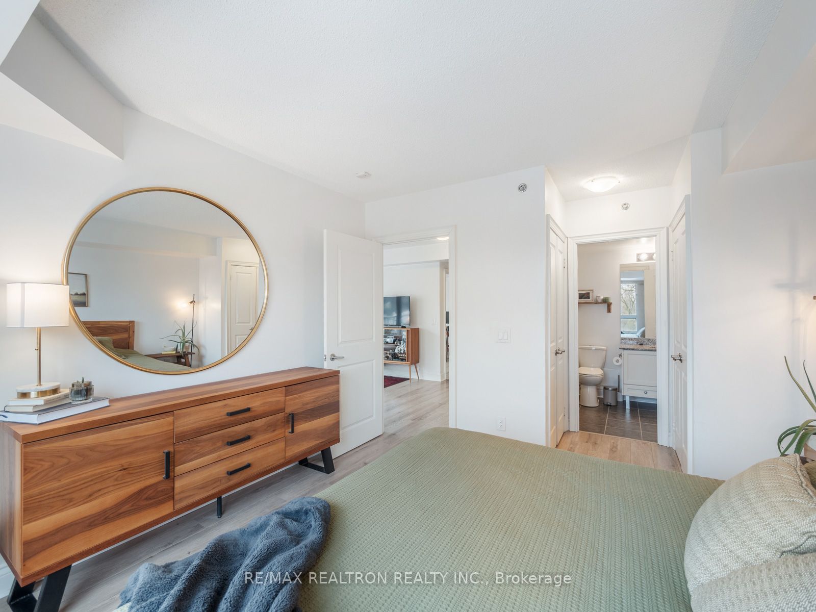 701 Sheppard Avenue W 238 Property Photo 32