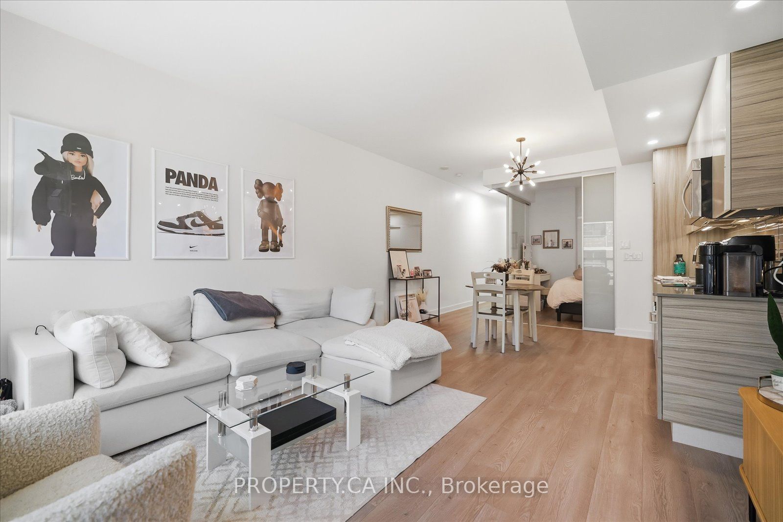 210 Simcoe Street 606 Property Photo 10
