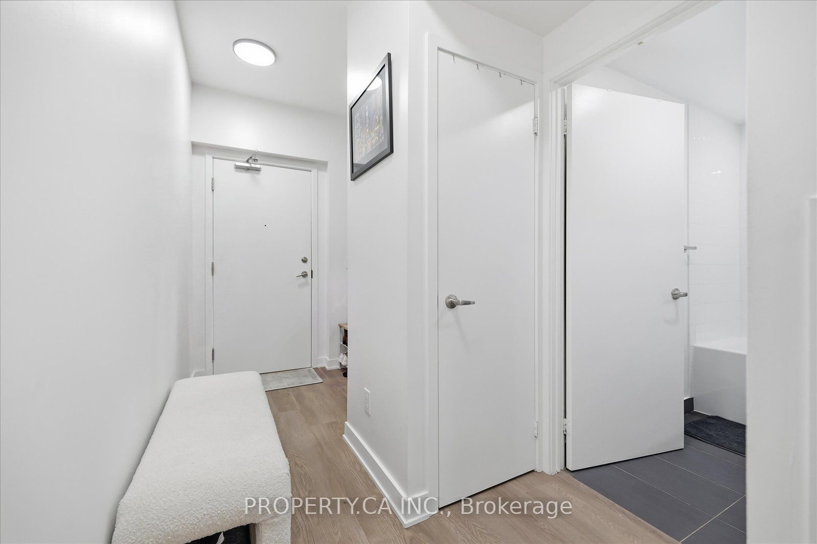 210 Simcoe Street 606 Property Photo 15