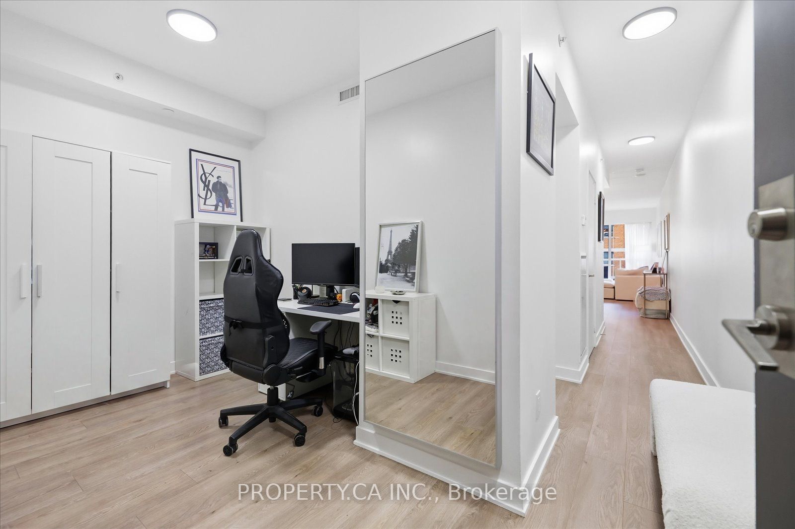 210 Simcoe Street 606 Property Photo 16