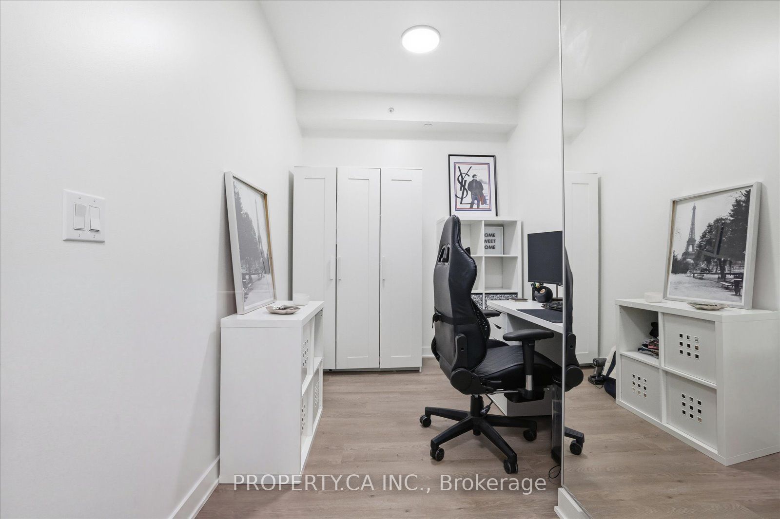 210 Simcoe Street 606 Property Photo 17