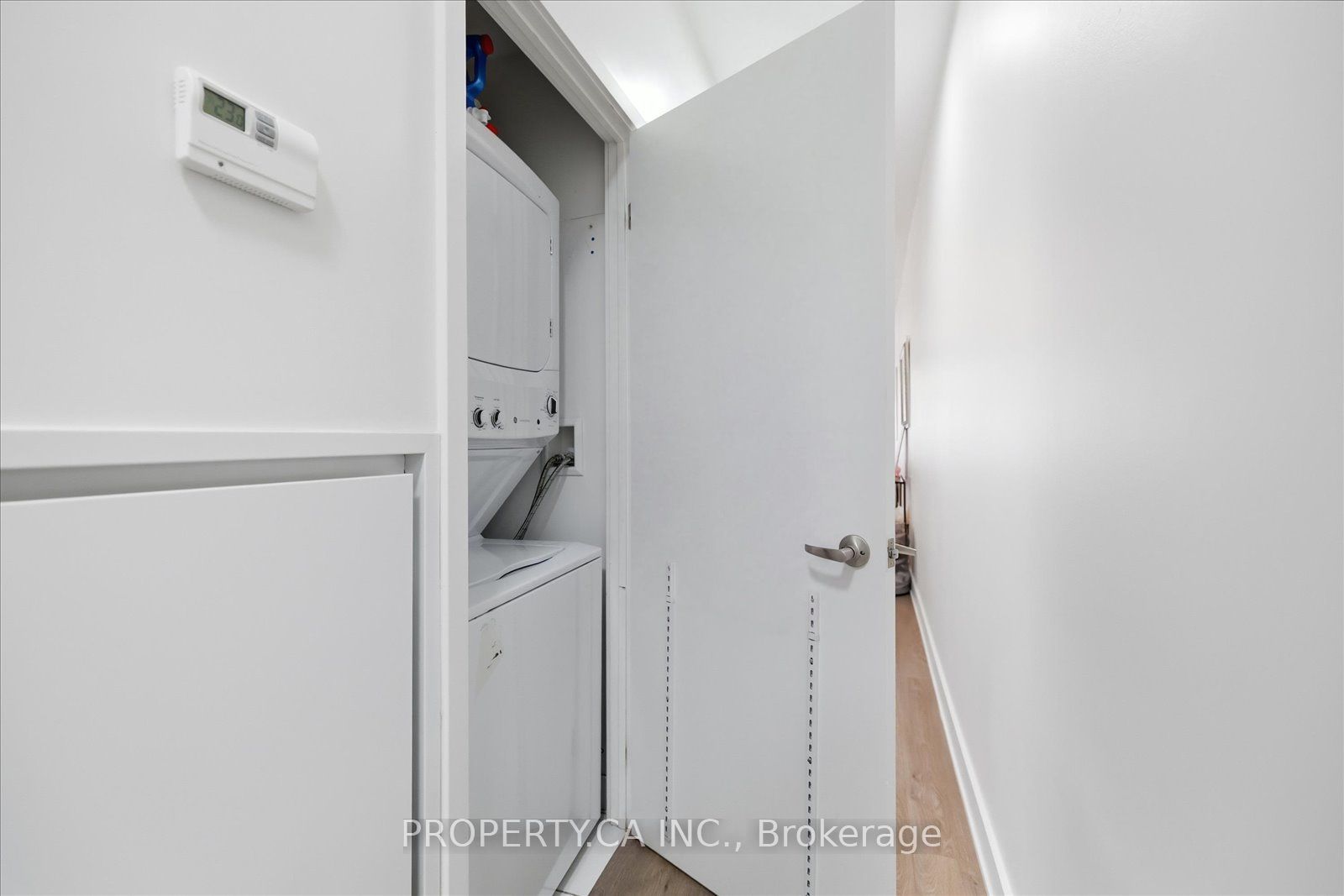 210 Simcoe Street 606 Property Photo 19