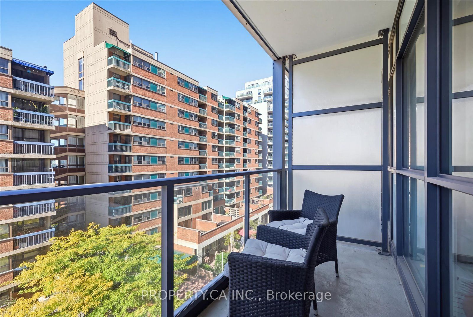 210 Simcoe Street 606 Property Photo 20