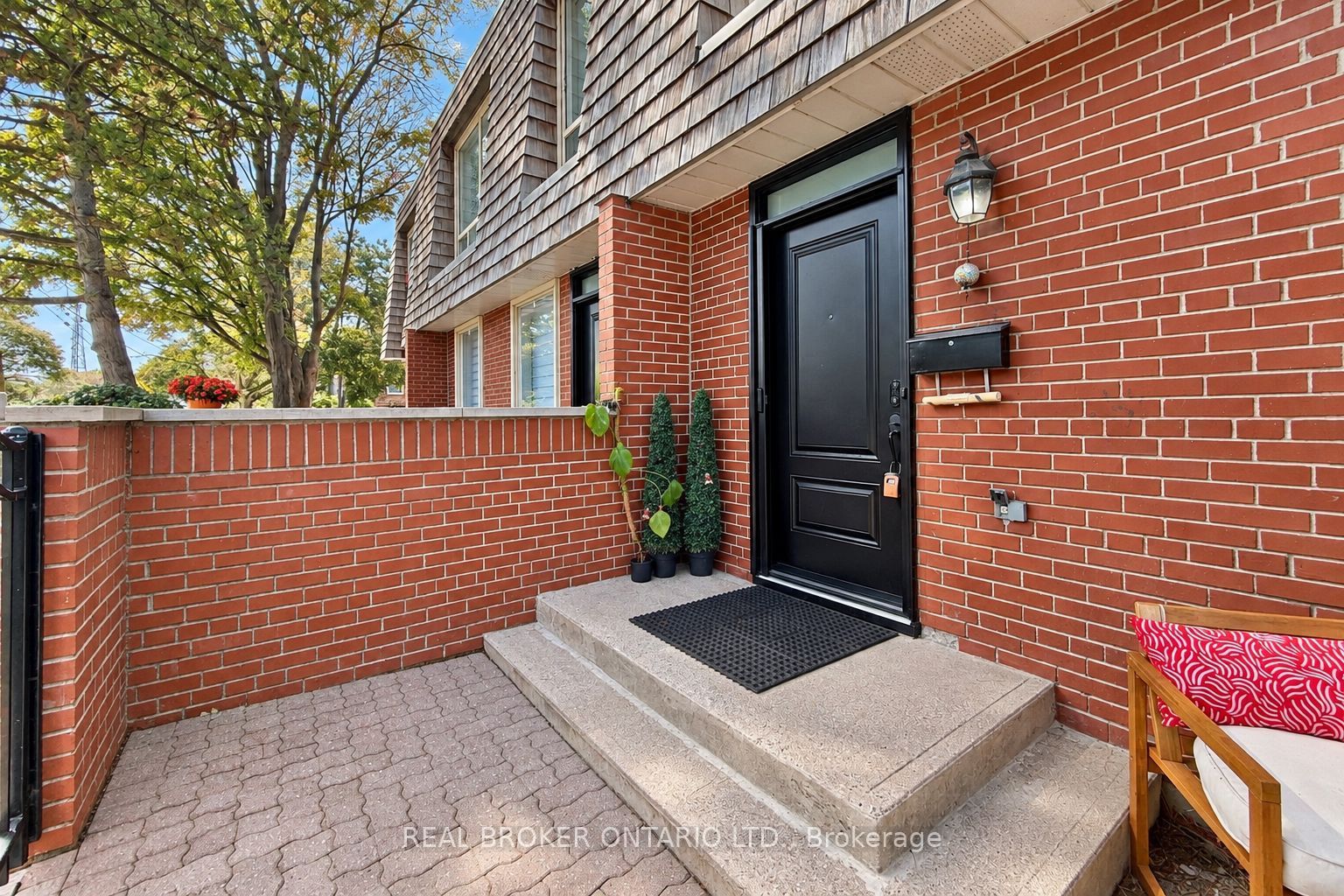 69 Upper Canada Drive 3 Property Photo 3