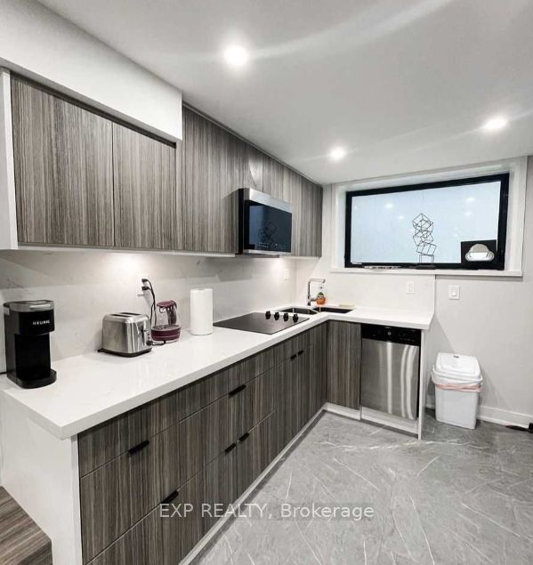 271 Ontario Street 4 Property Photo 5