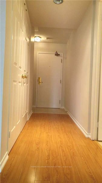 889 Bay Street 601 Property Photo 5