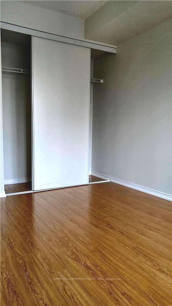 889 Bay Street 601 Property Photo 8