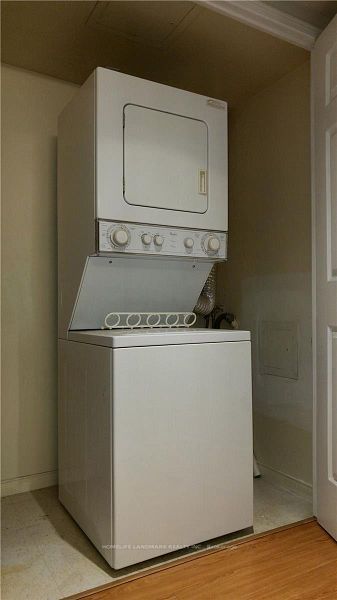 889 Bay Street 601 Property Photo 11