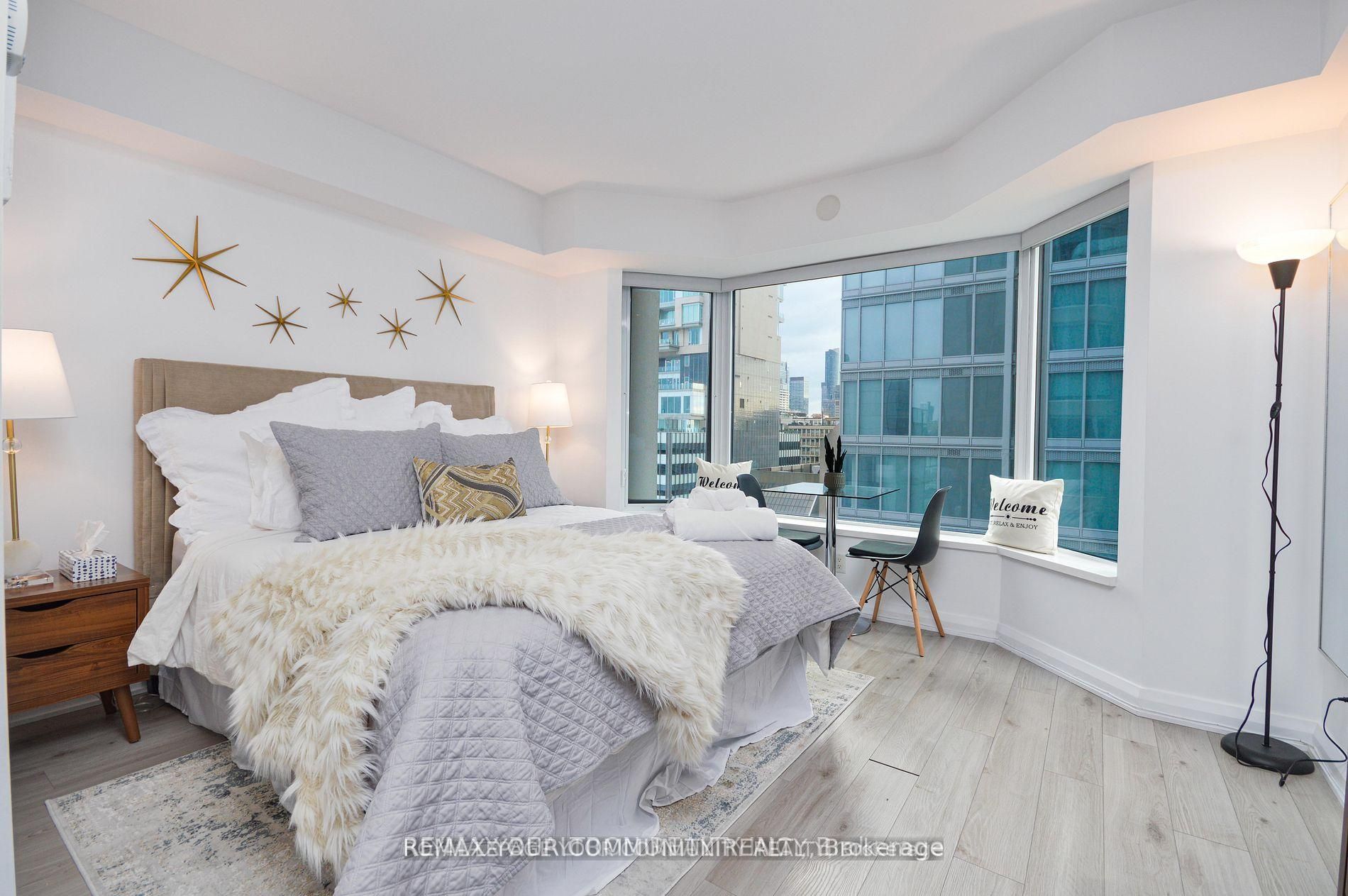 155 Yorkville Avenue 1408 Property Photo 2