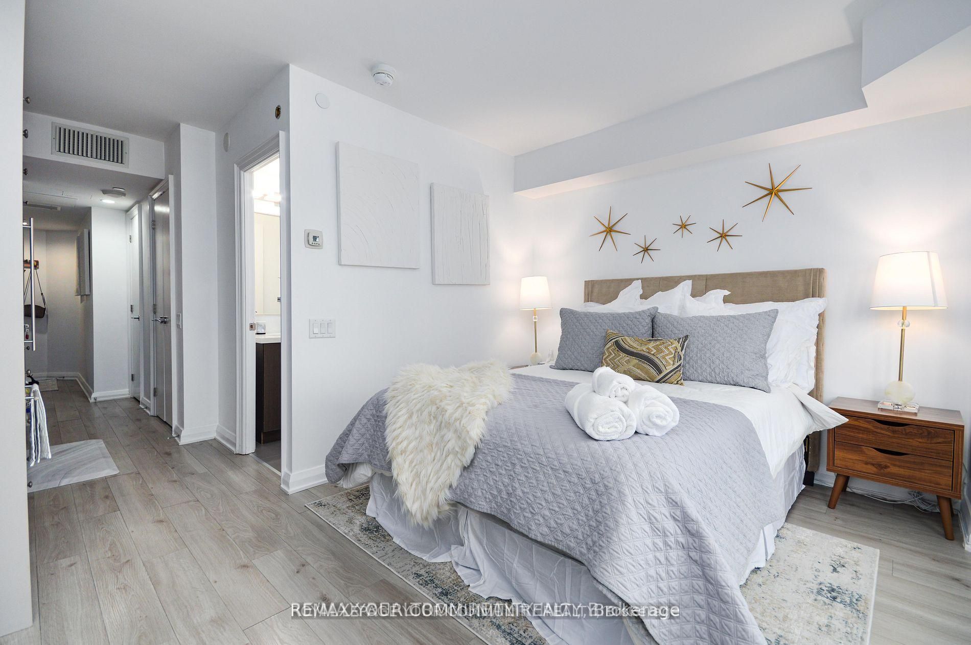 155 Yorkville Avenue 1408 Property Photo 3