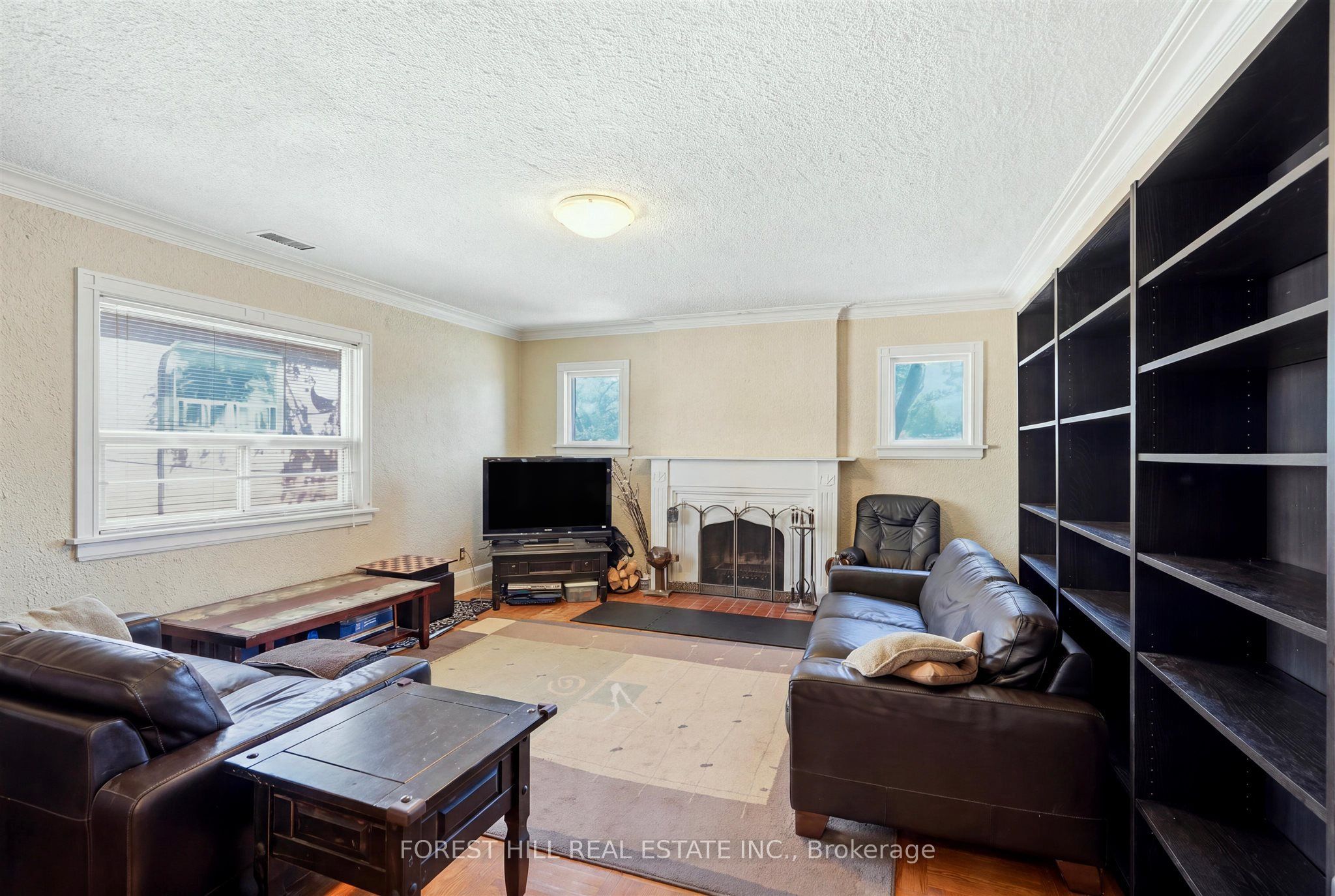 1070 Avenue Road Unit A Property Photo 7