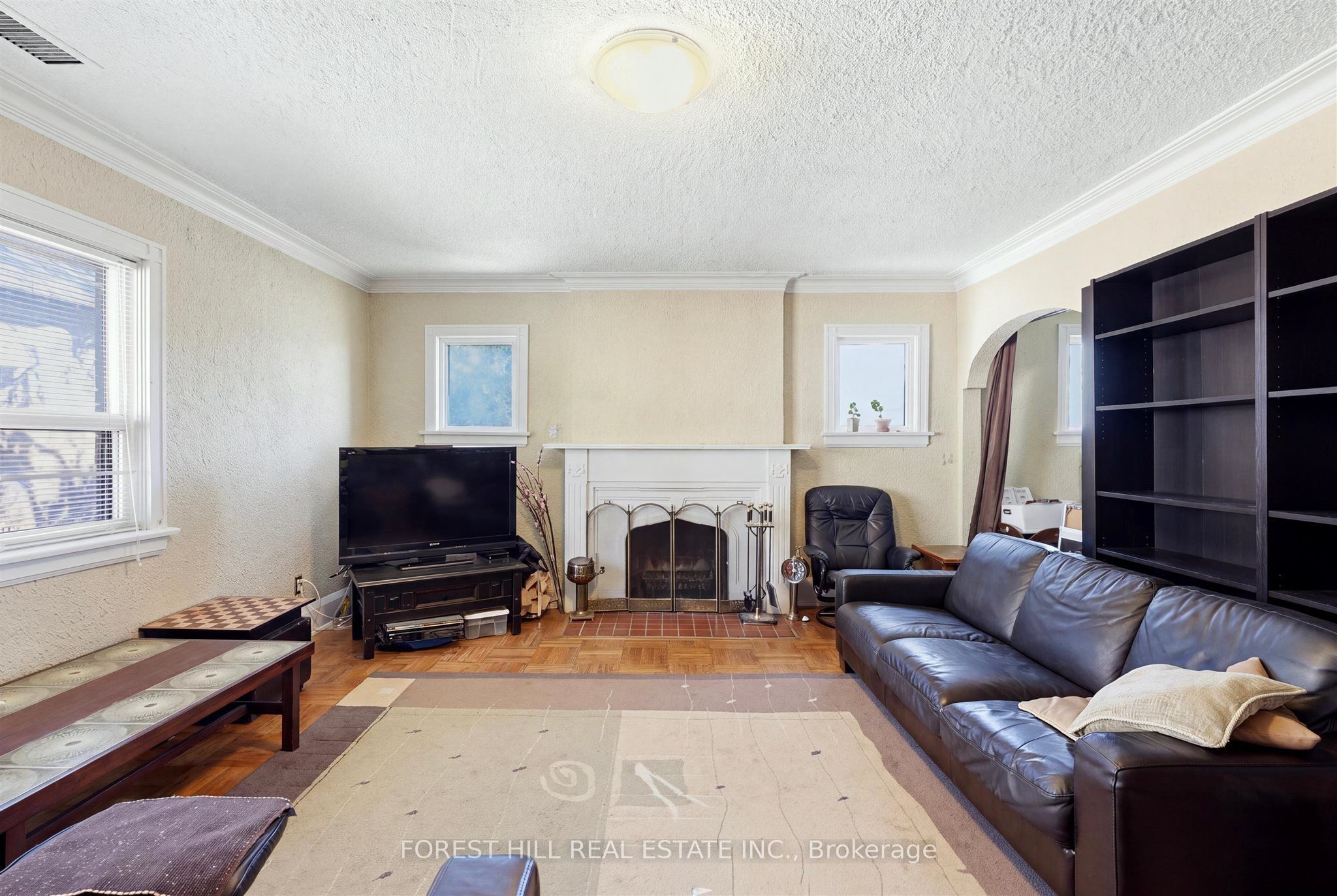 1070 Avenue Road Unit A Property Photo 8