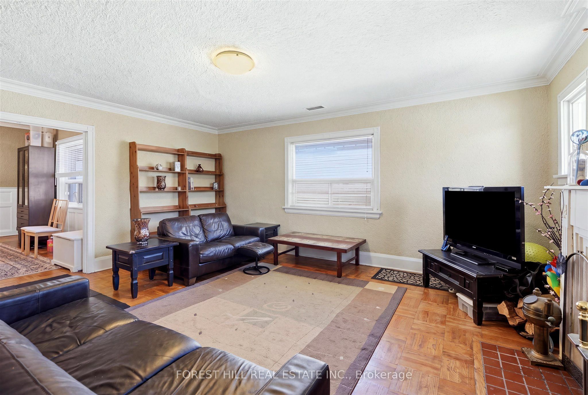1070 Avenue Road Unit A Property Photo 10