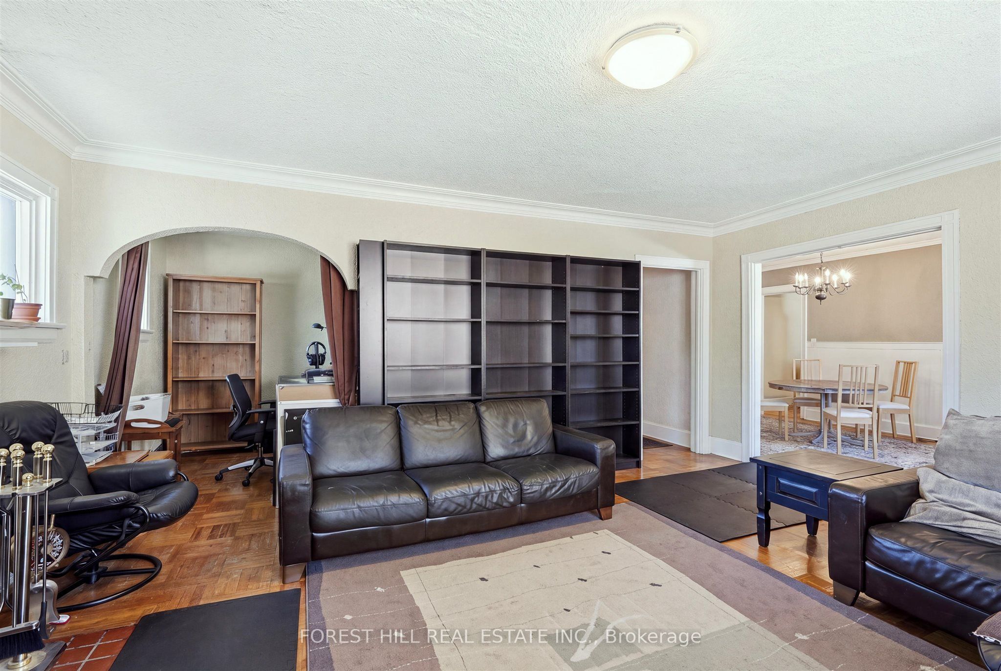 1070 Avenue Road Unit A Property Photo 11