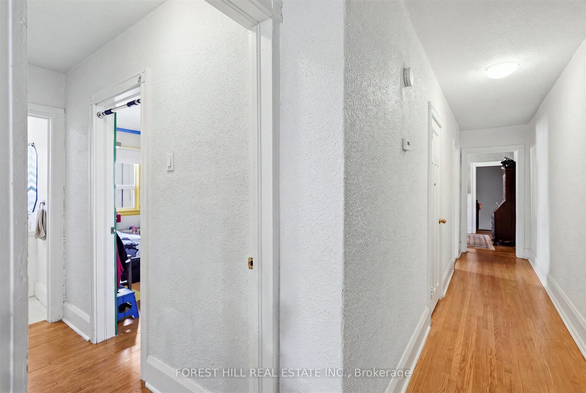 1070 Avenue Road Unit A Property Photo 14