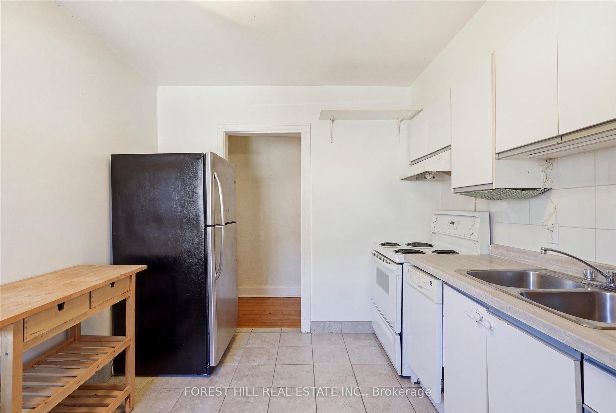 1070 Avenue Road Unit A Property Photo 18