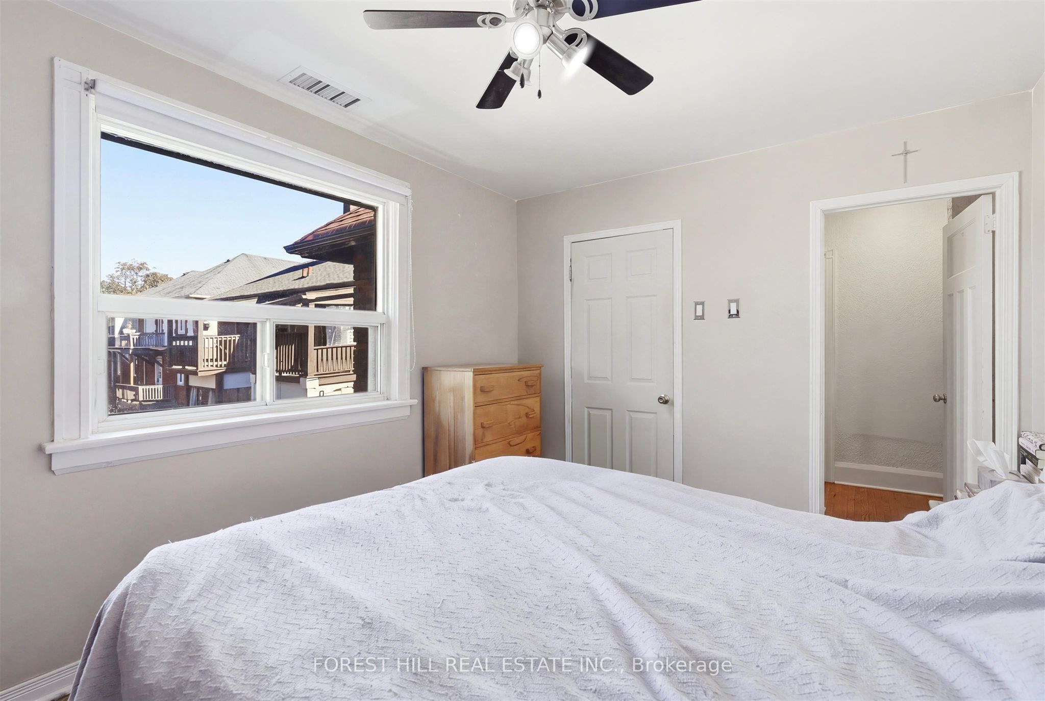 1070 Avenue Road Unit A Property Photo 25