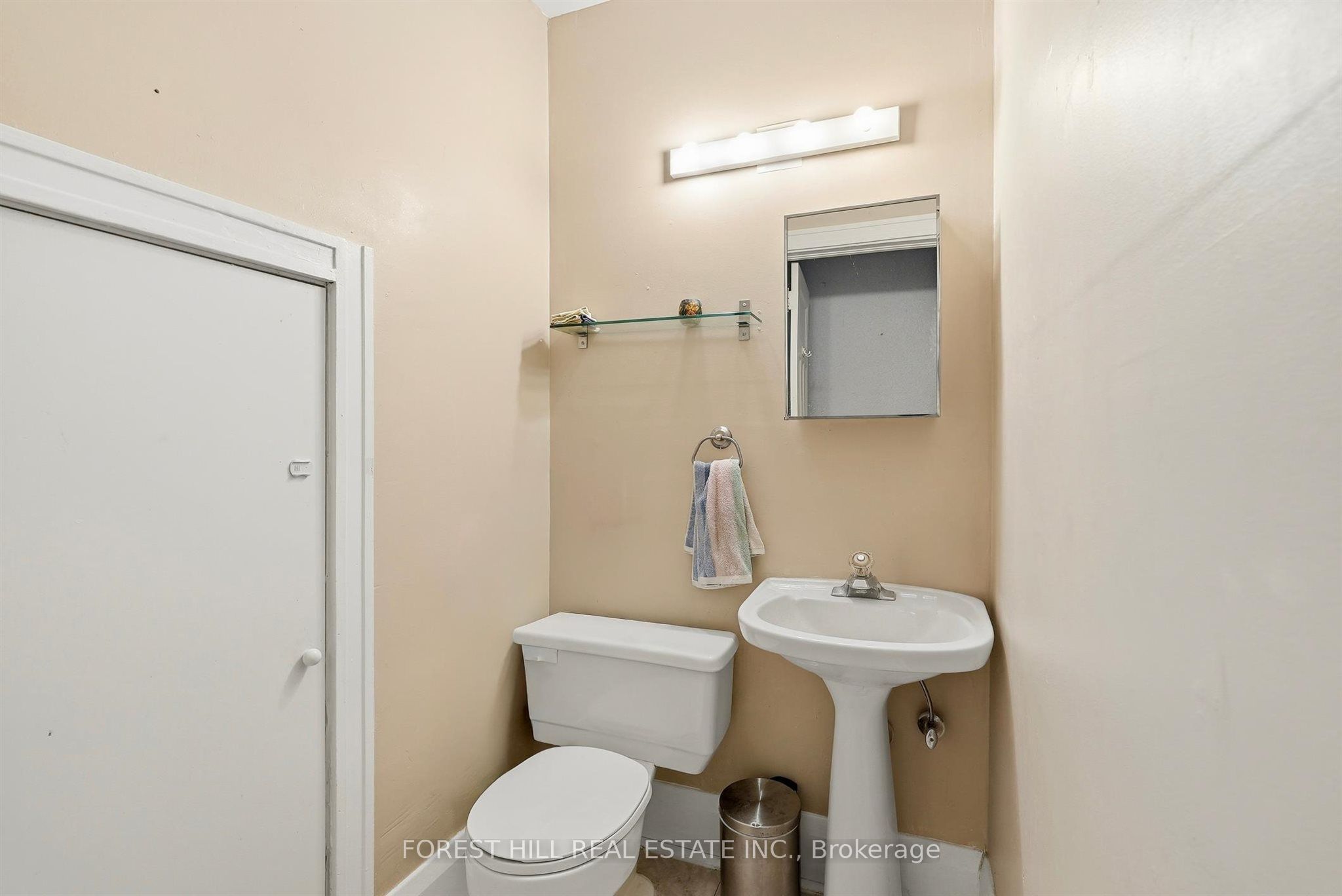 1070 Avenue Road Unit A Property Photo 29