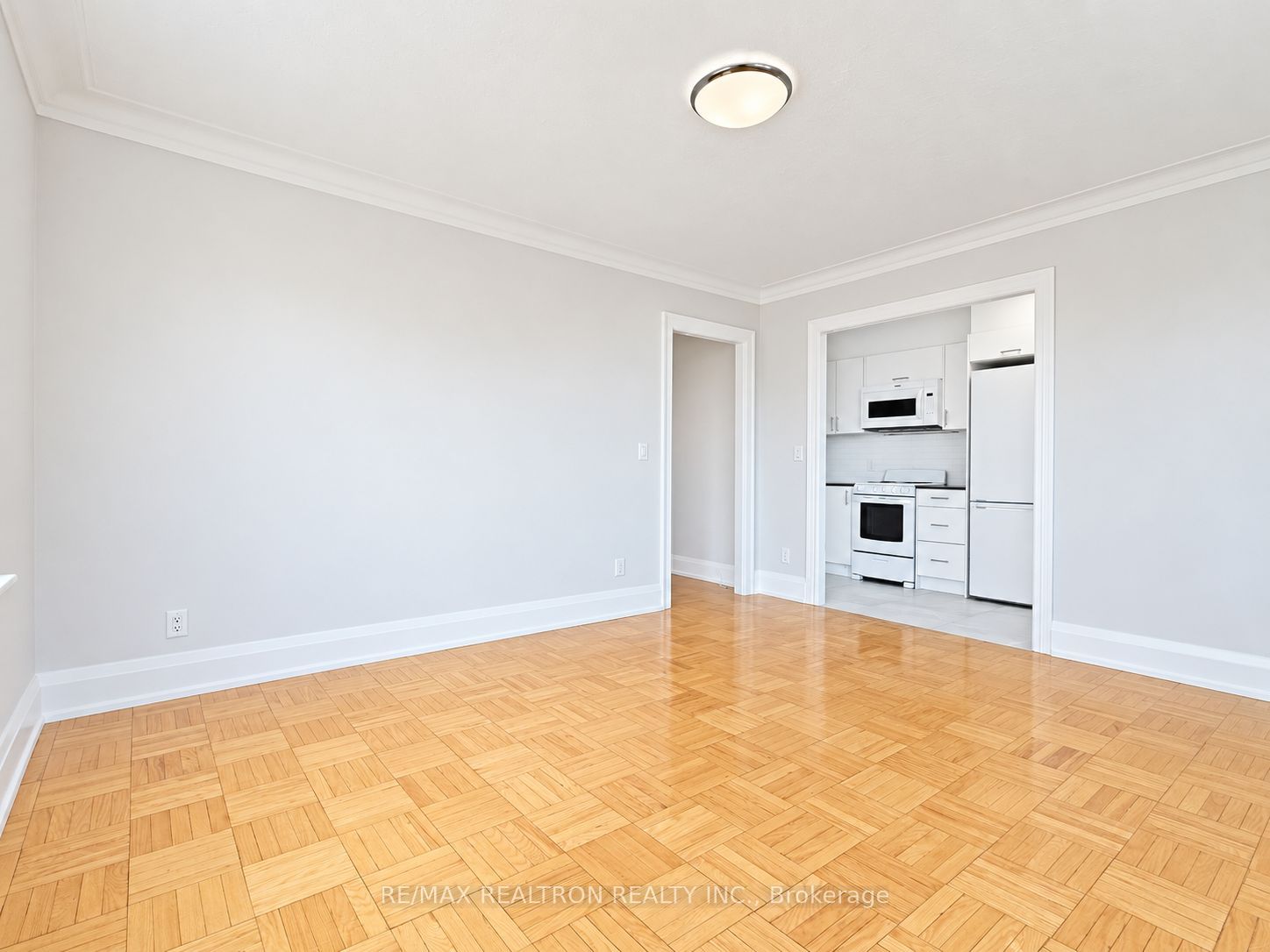 398 Avenue Road 528 Property Photo 3