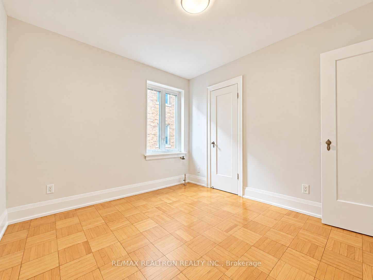 398 Avenue Road 528 Property Photo 7