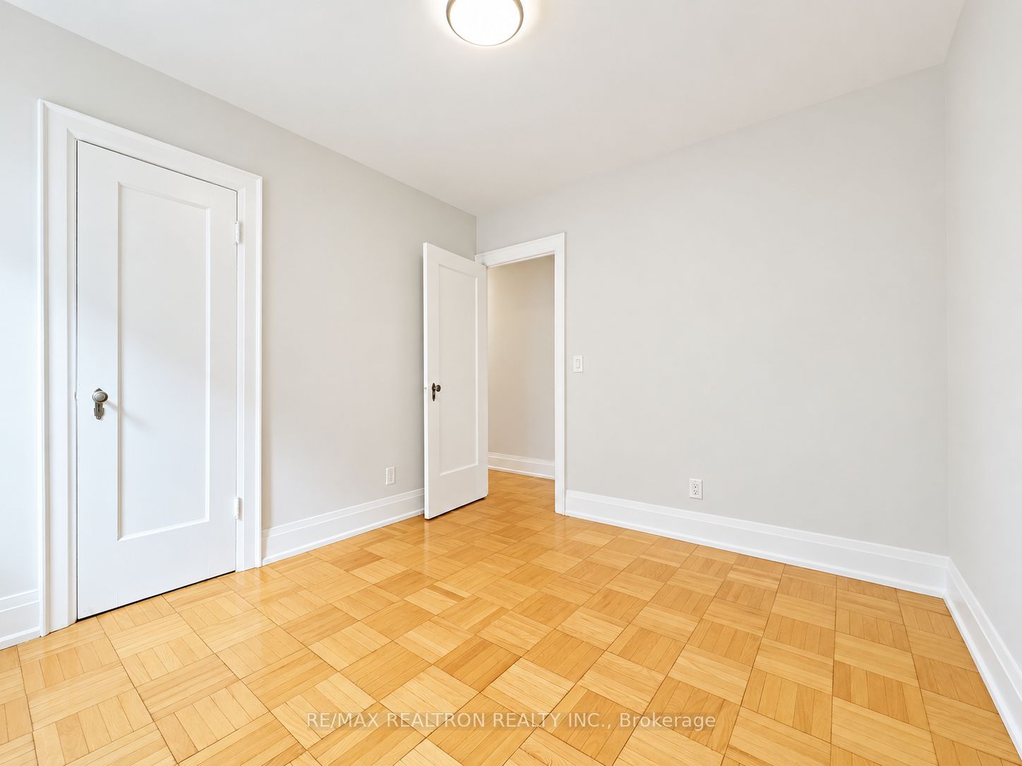 398 Avenue Road 528 Property Photo 9