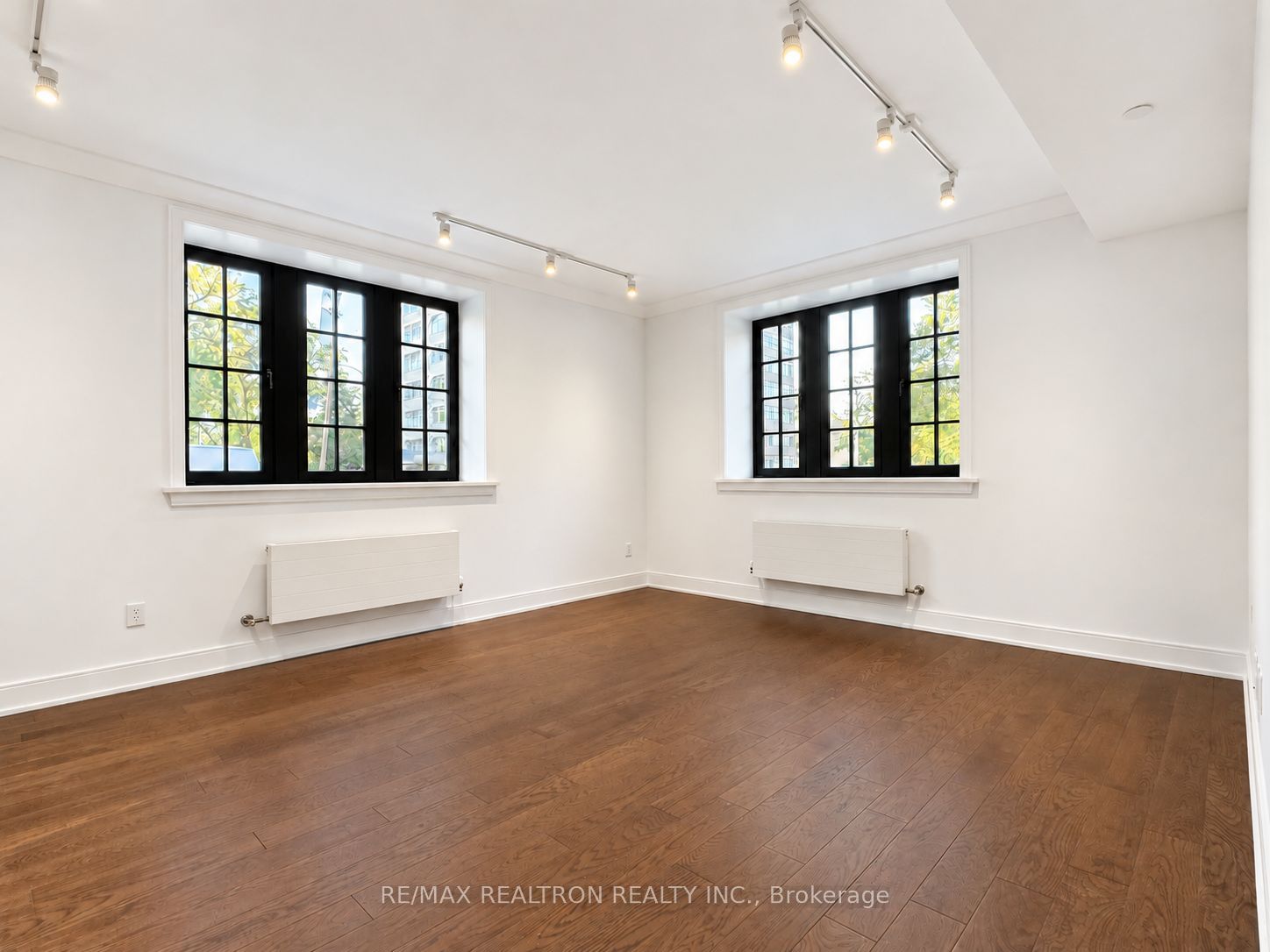 2 Clarendon Avenue 106 Property Photo 2