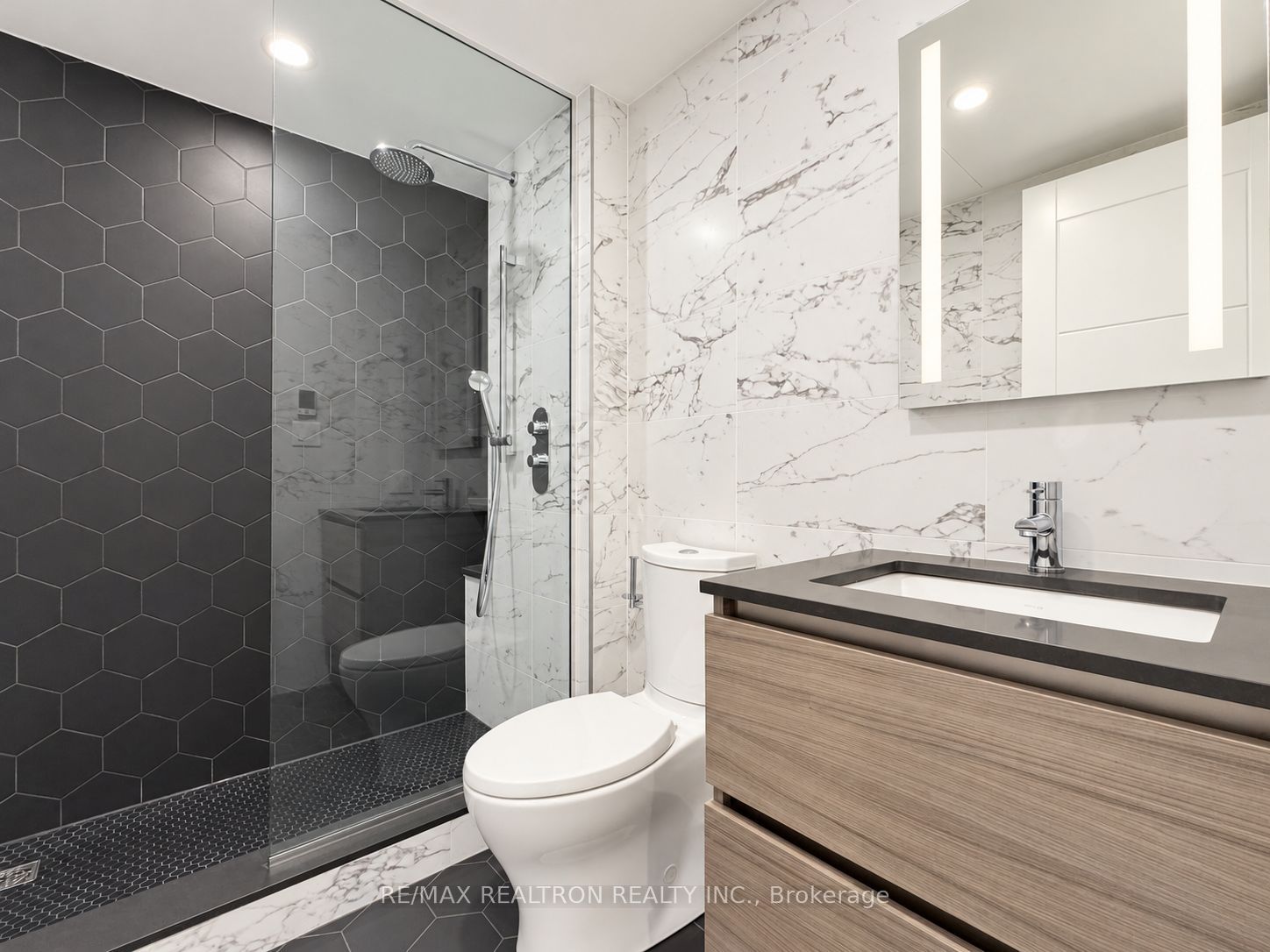 2 Clarendon Avenue 106 Property Photo 7