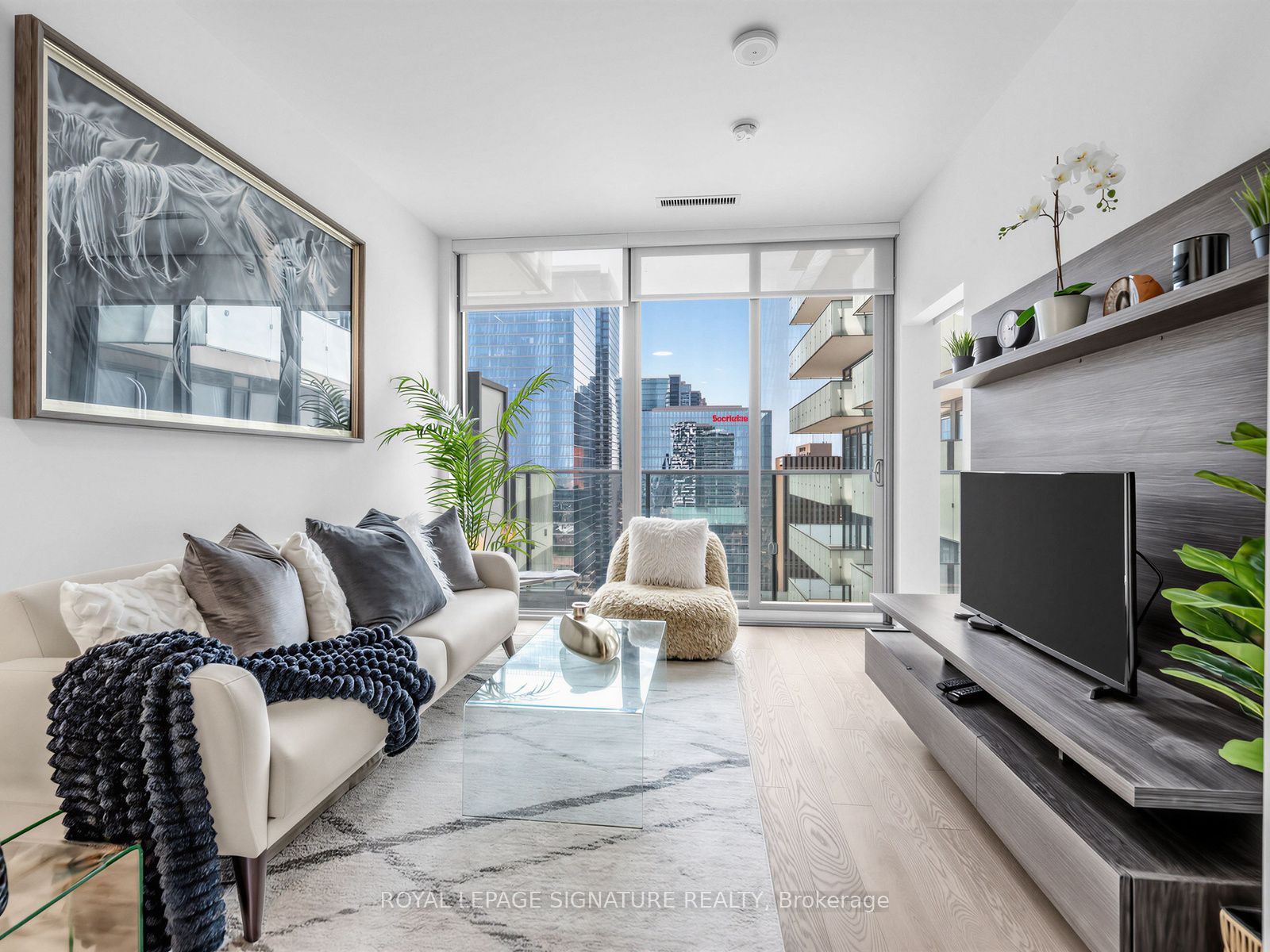 20 Lombard Street 3707 Property Photo 6