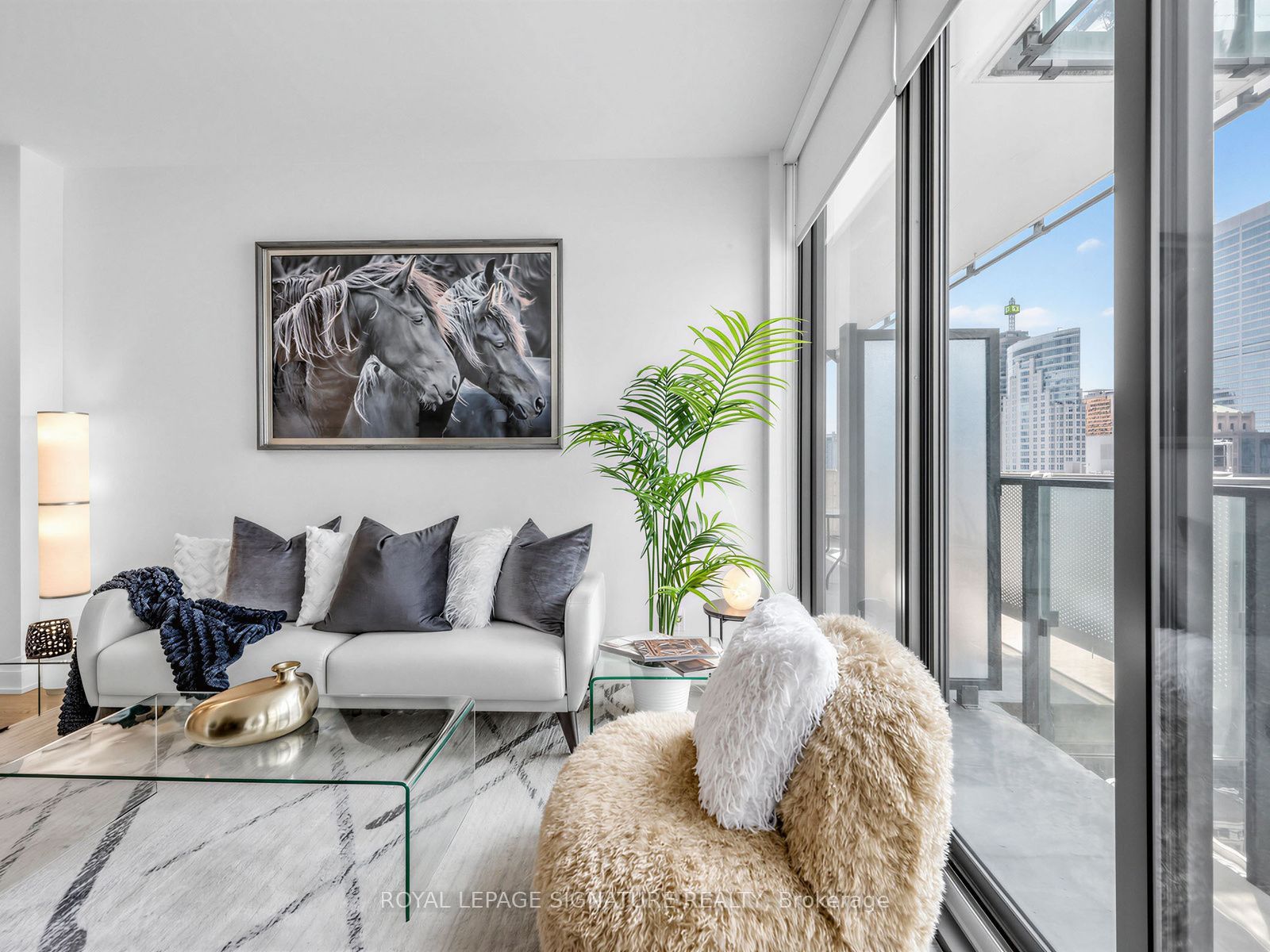 20 Lombard Street 3707 Property Photo 8