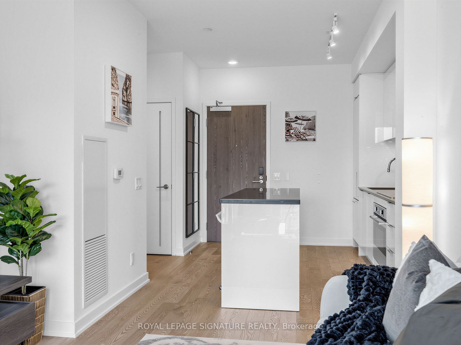 20 Lombard Street 3707 Property Photo 12