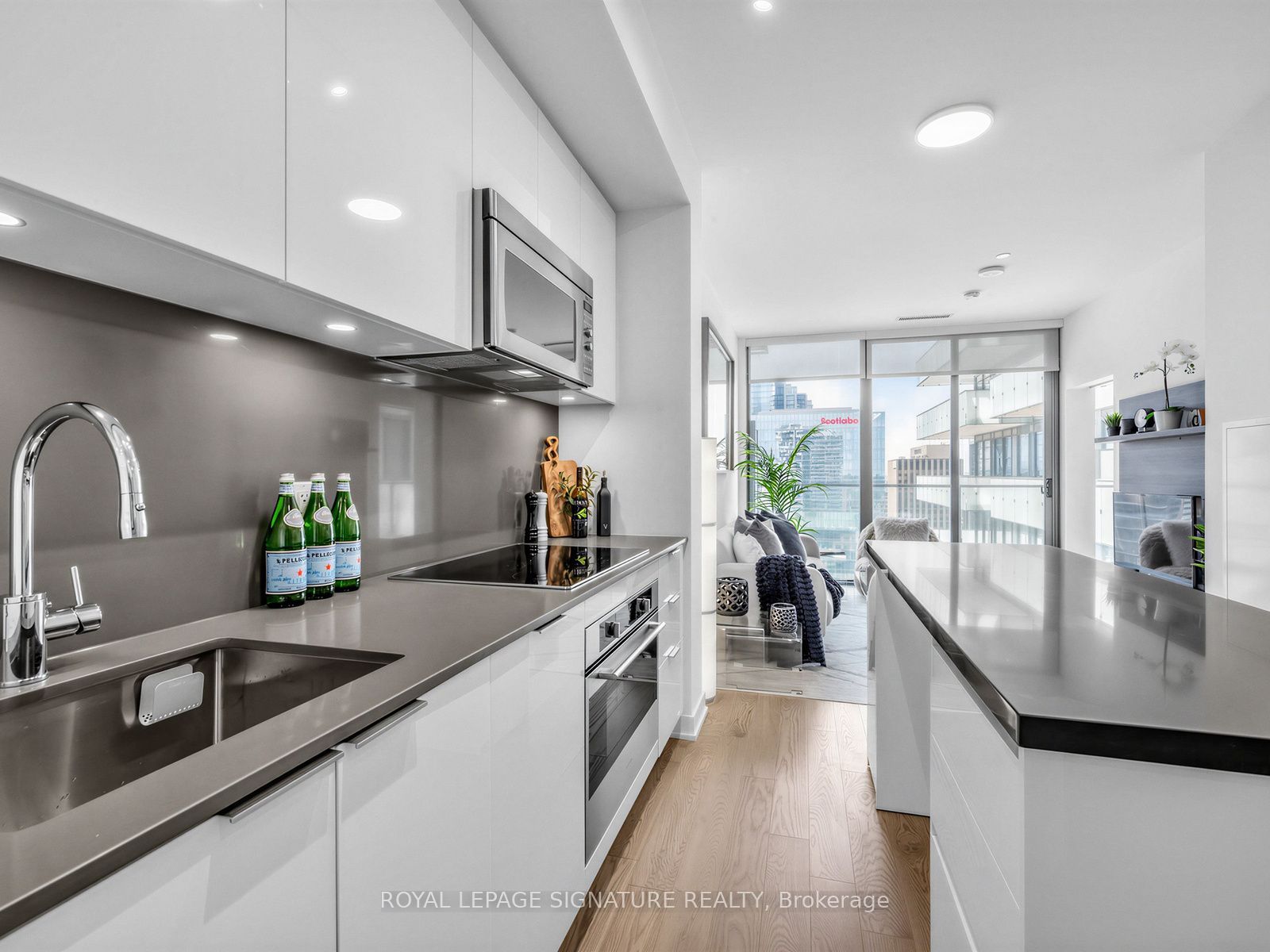 20 Lombard Street 3707 Property Photo 16