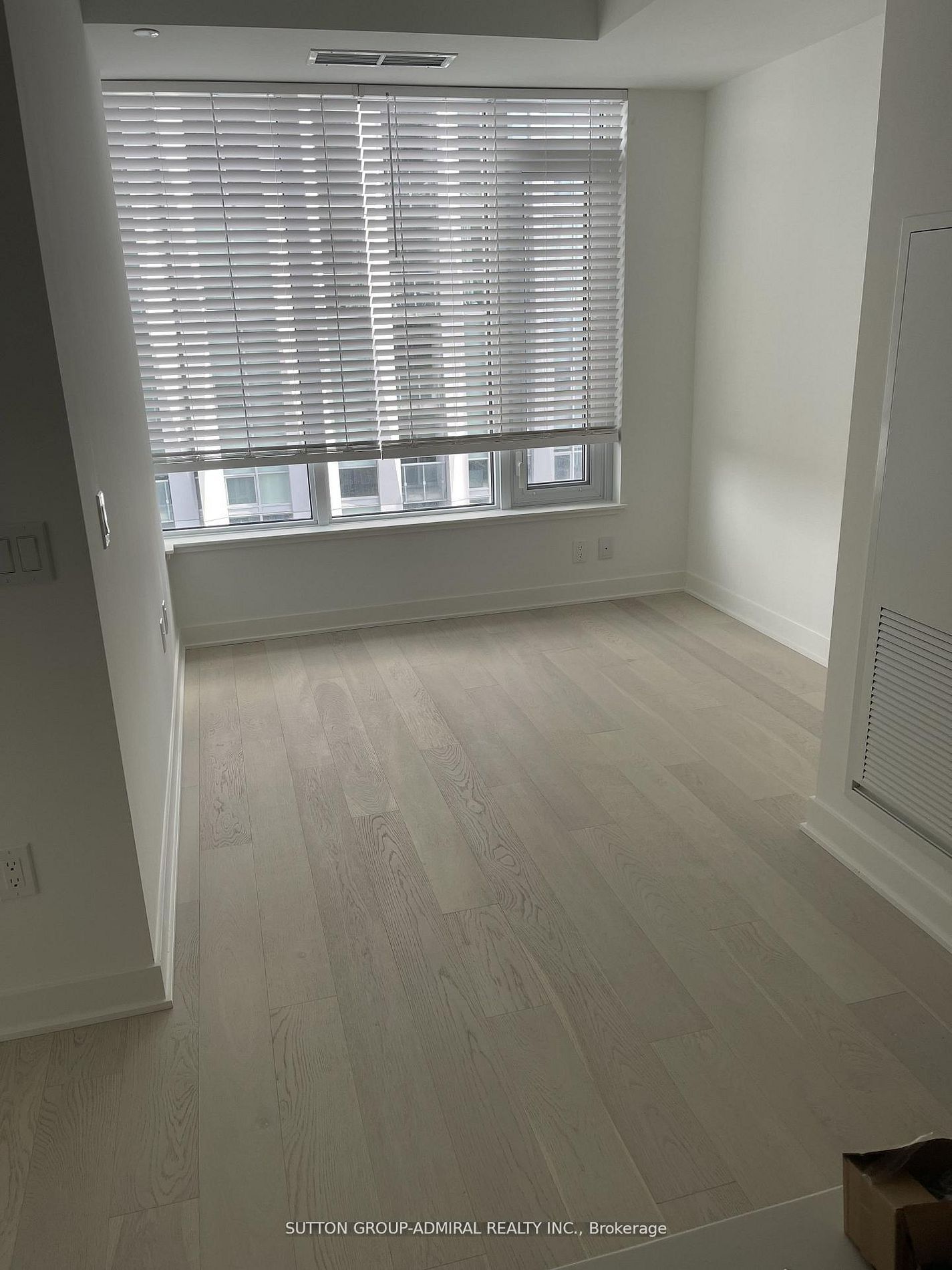 11 Yorkville Avenue 3505 Property Photo 11