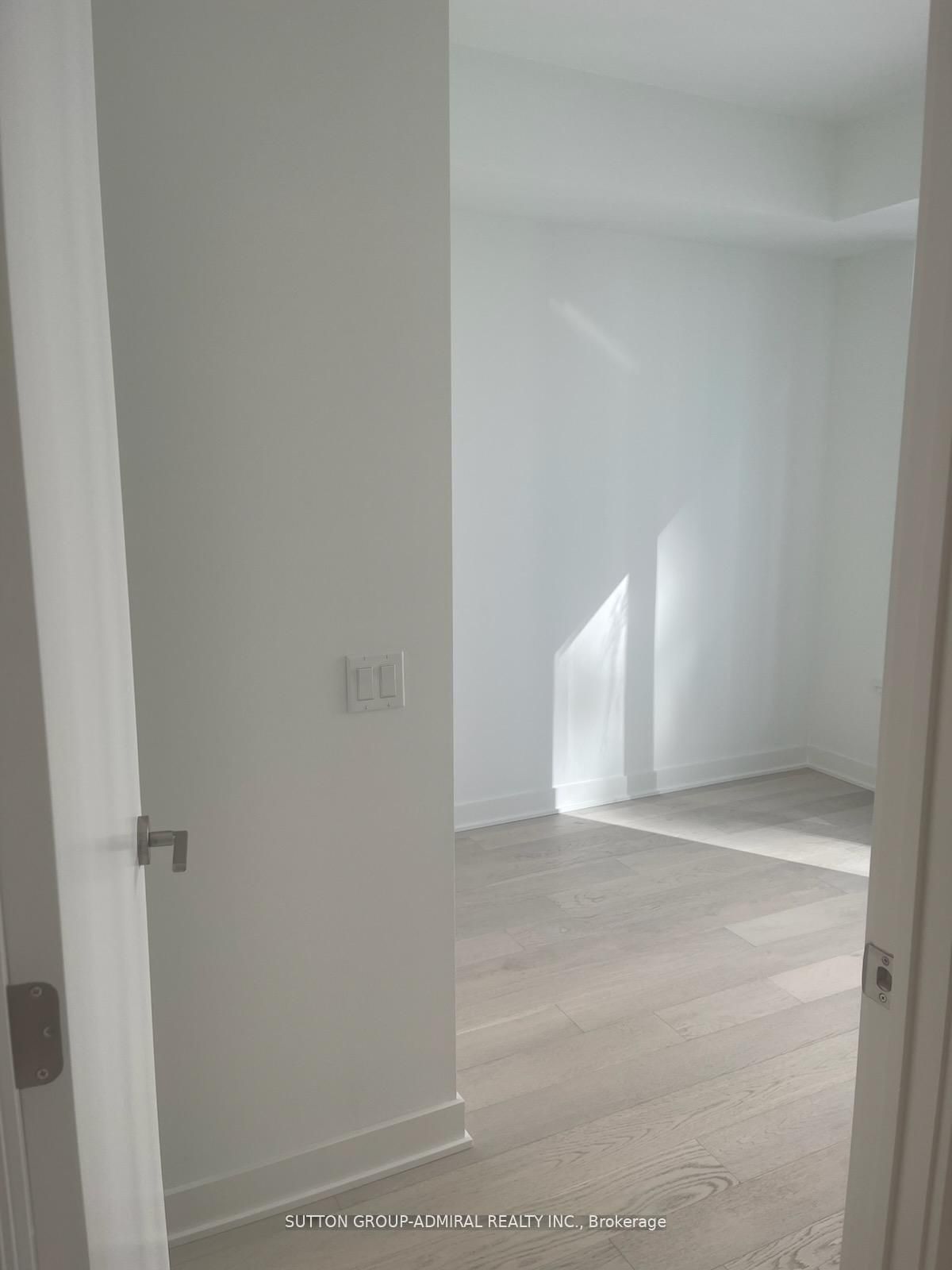 11 Yorkville Avenue 3505 Property Photo 12