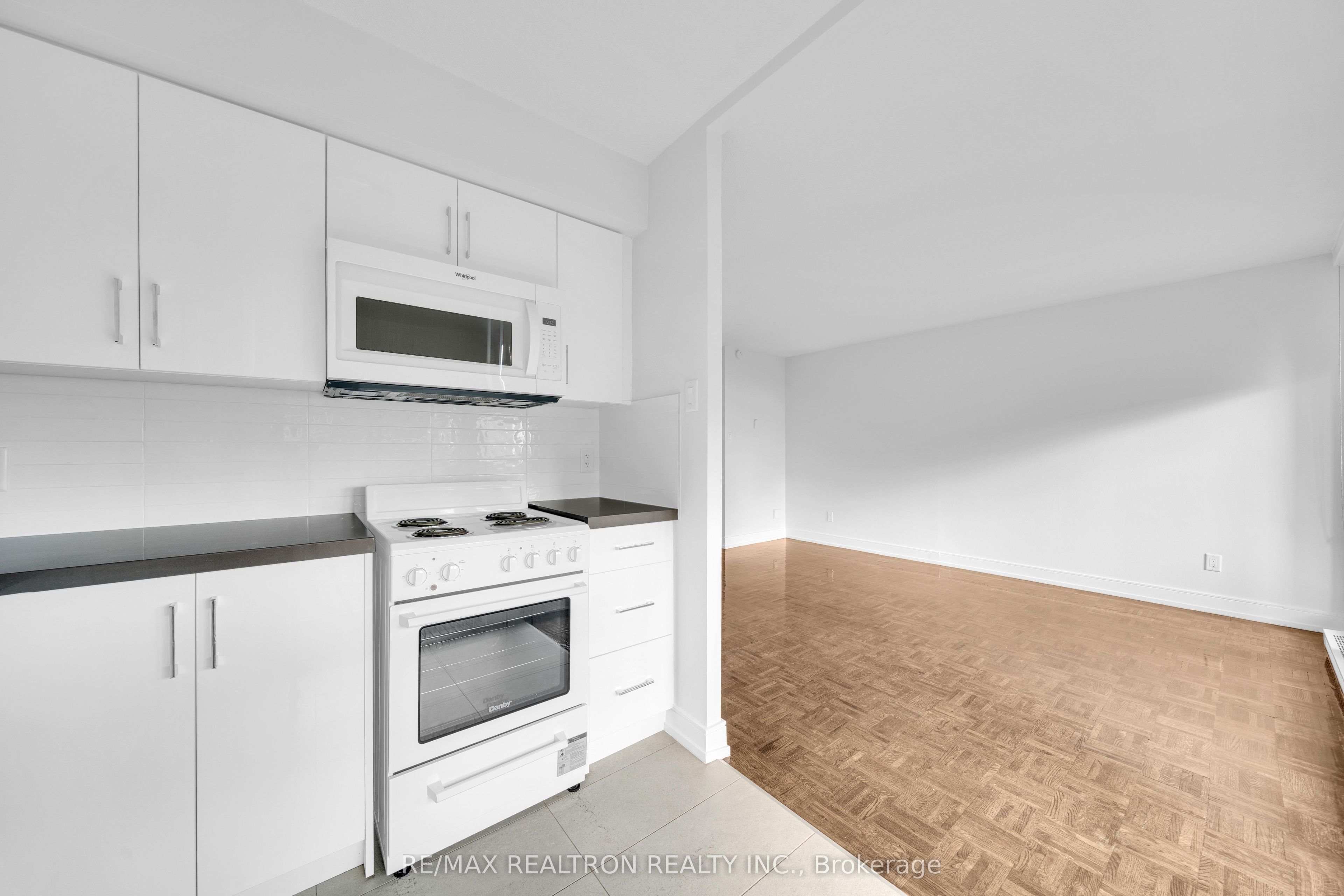 33 Isabella Street 415 Property Photo 6