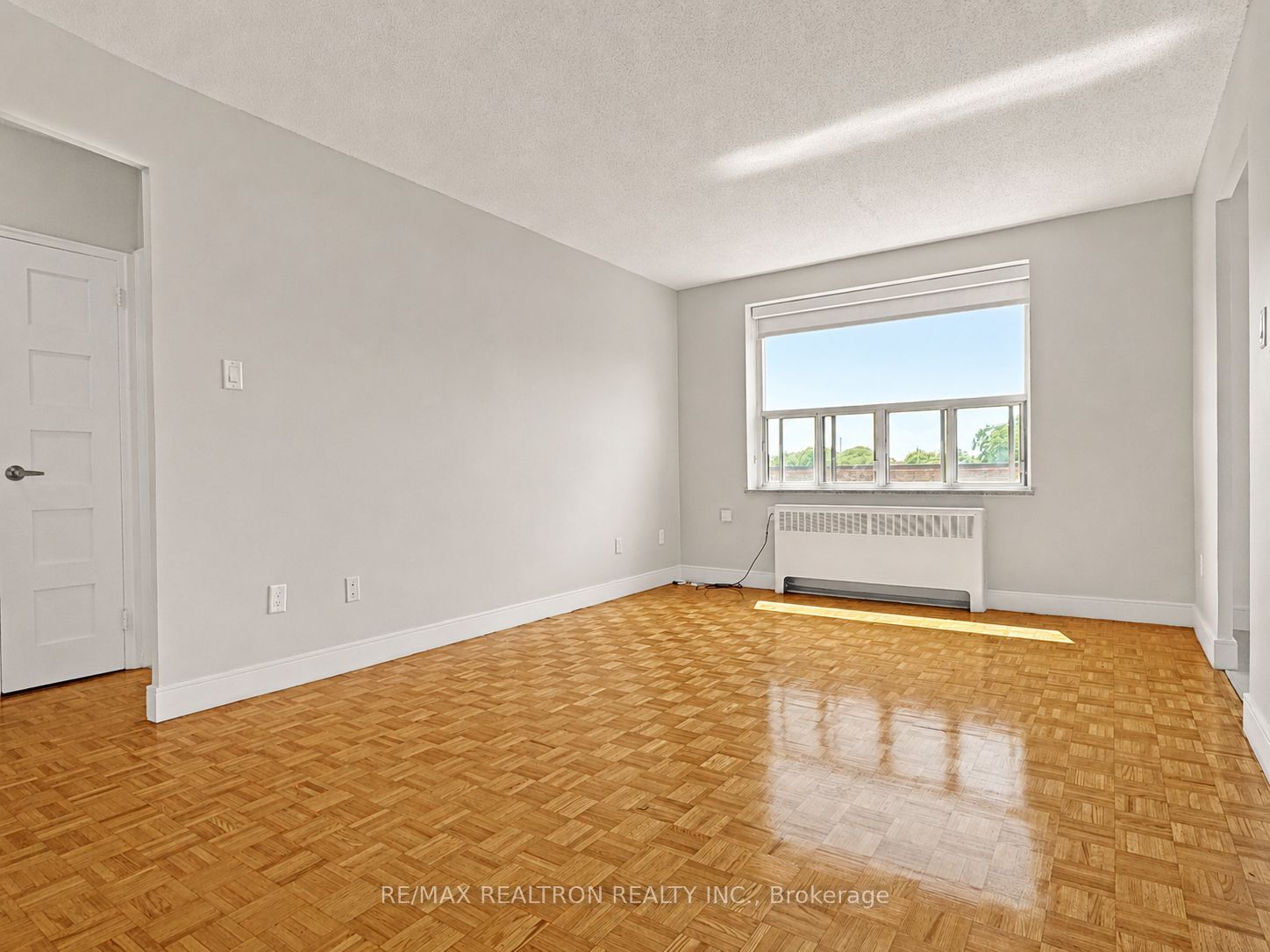 1291 Bayview Avenue 205 Property Photo 3