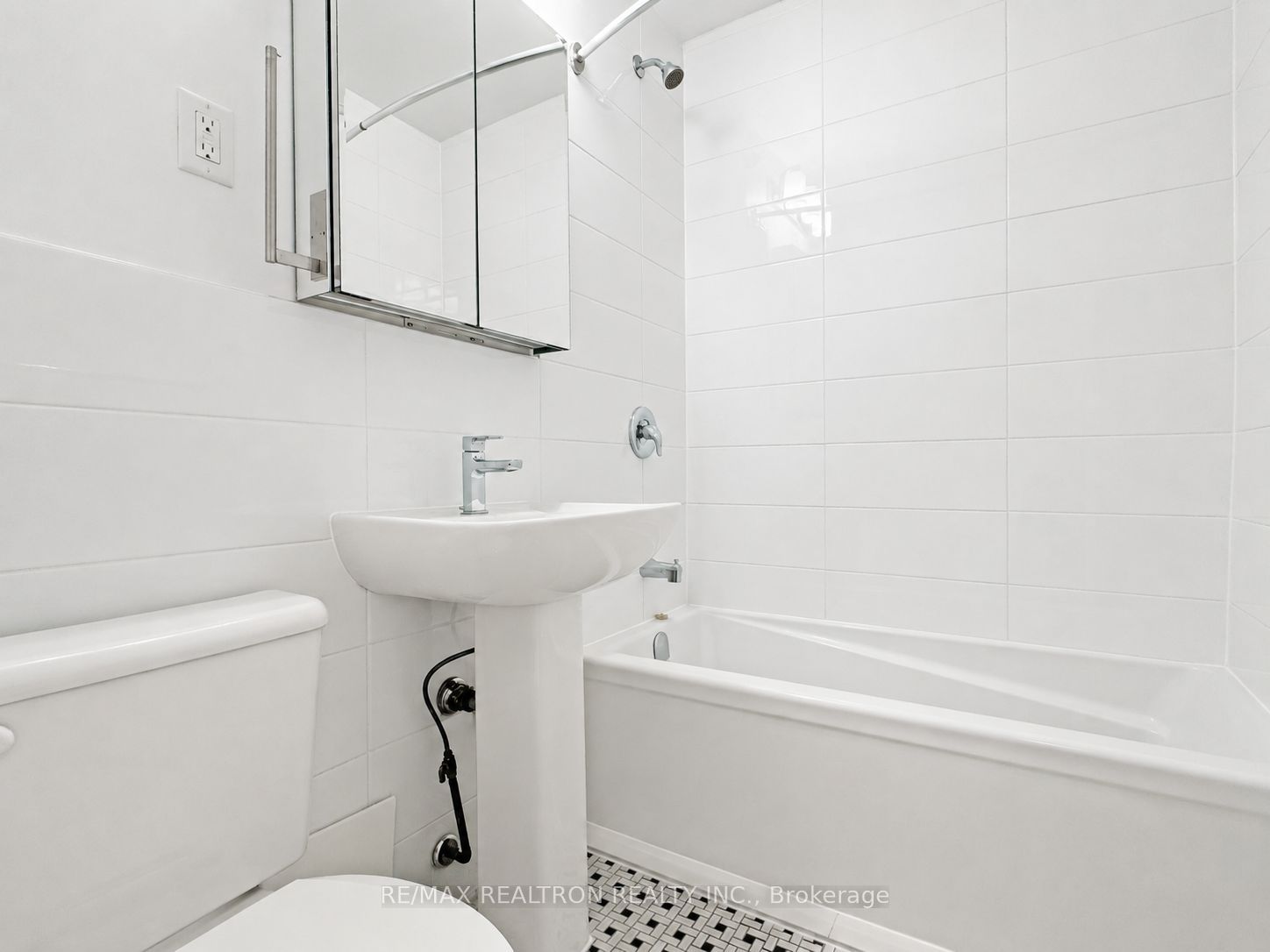 1291 Bayview Avenue 205 Property Photo 8