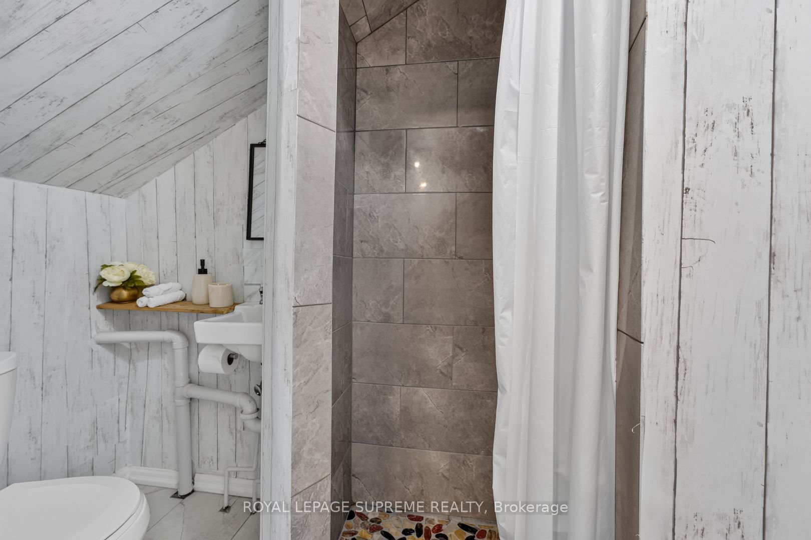 626 Manning Avenue Property Photo 24