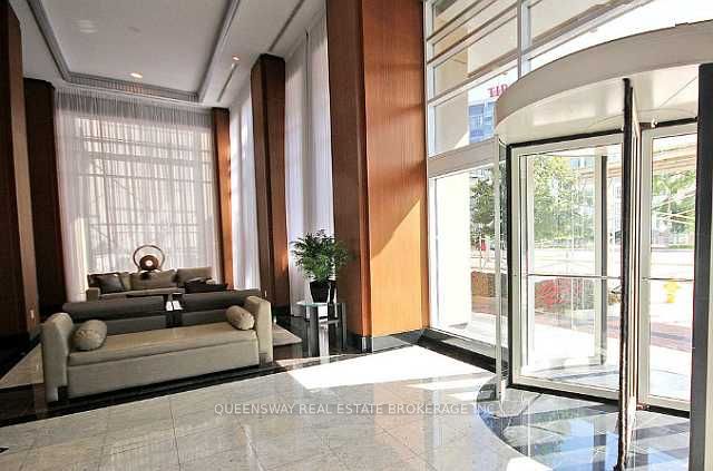 628 Fleet Street 401 Property Photo 2
