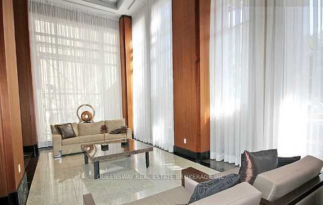 628 Fleet Street 401 Property Photo 3