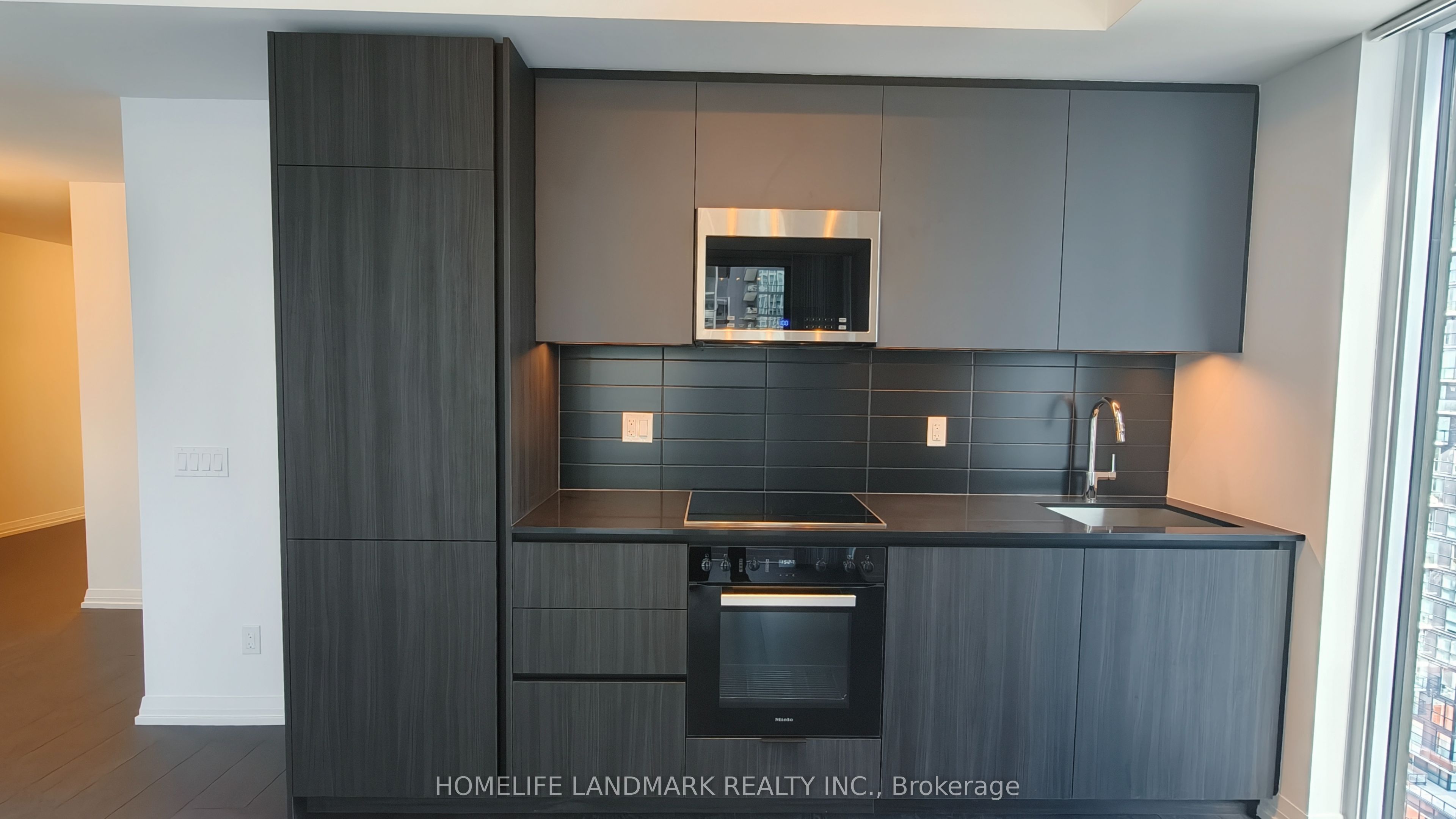 400 King Street W 2908 Property Photo 6