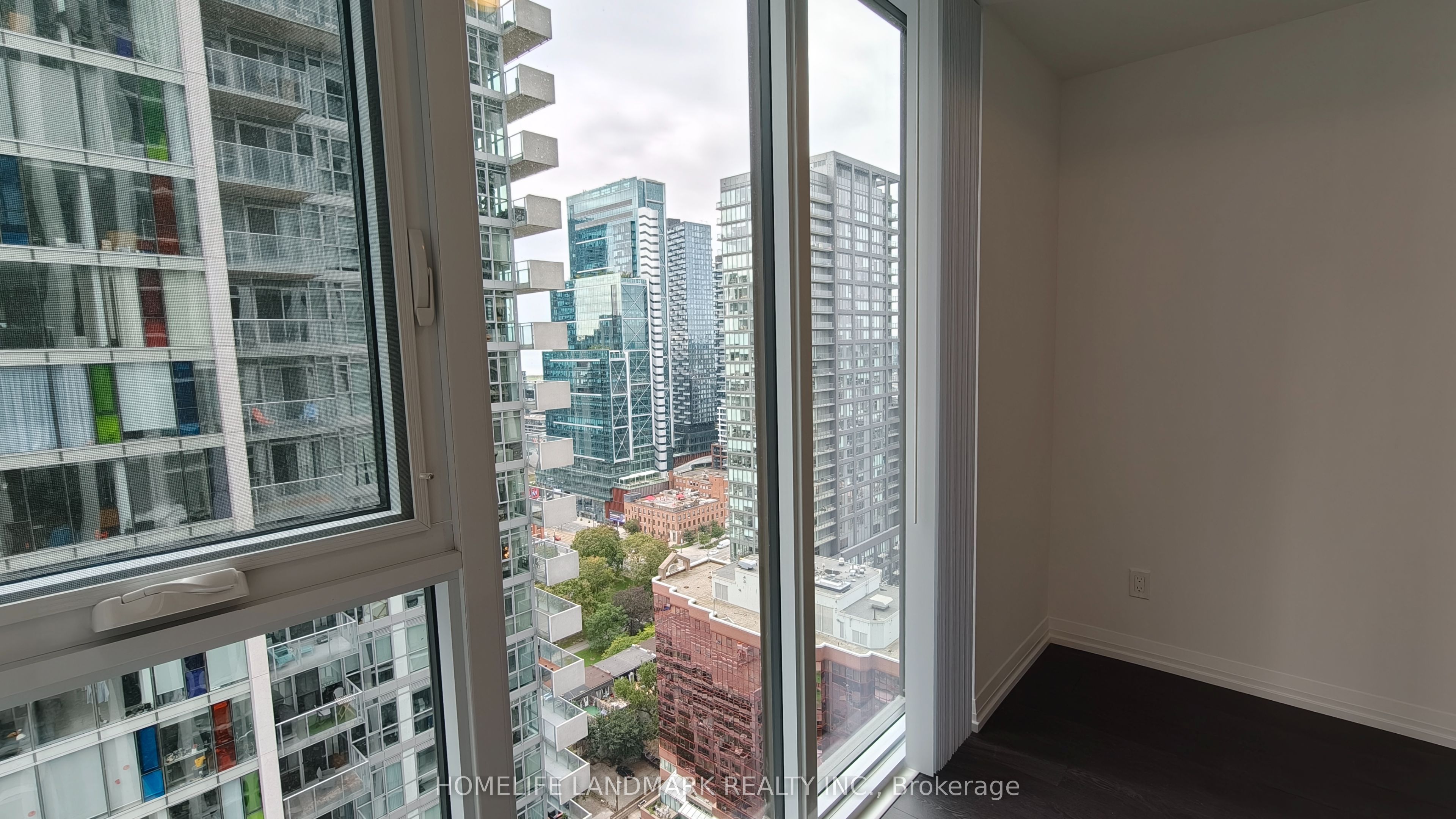 400 King Street W 2908 Property Photo 10
