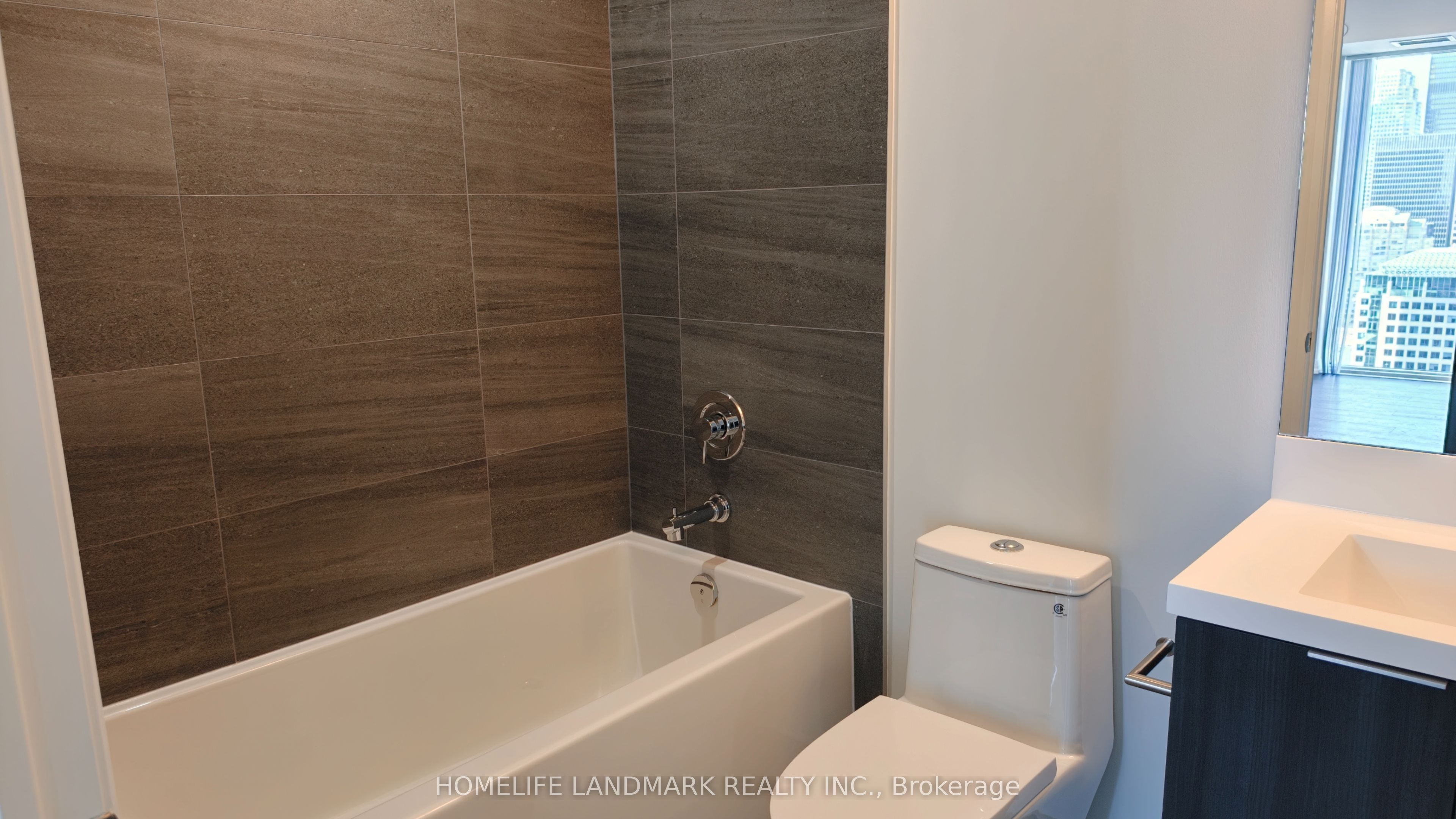 400 King Street W 2908 Property Photo 13